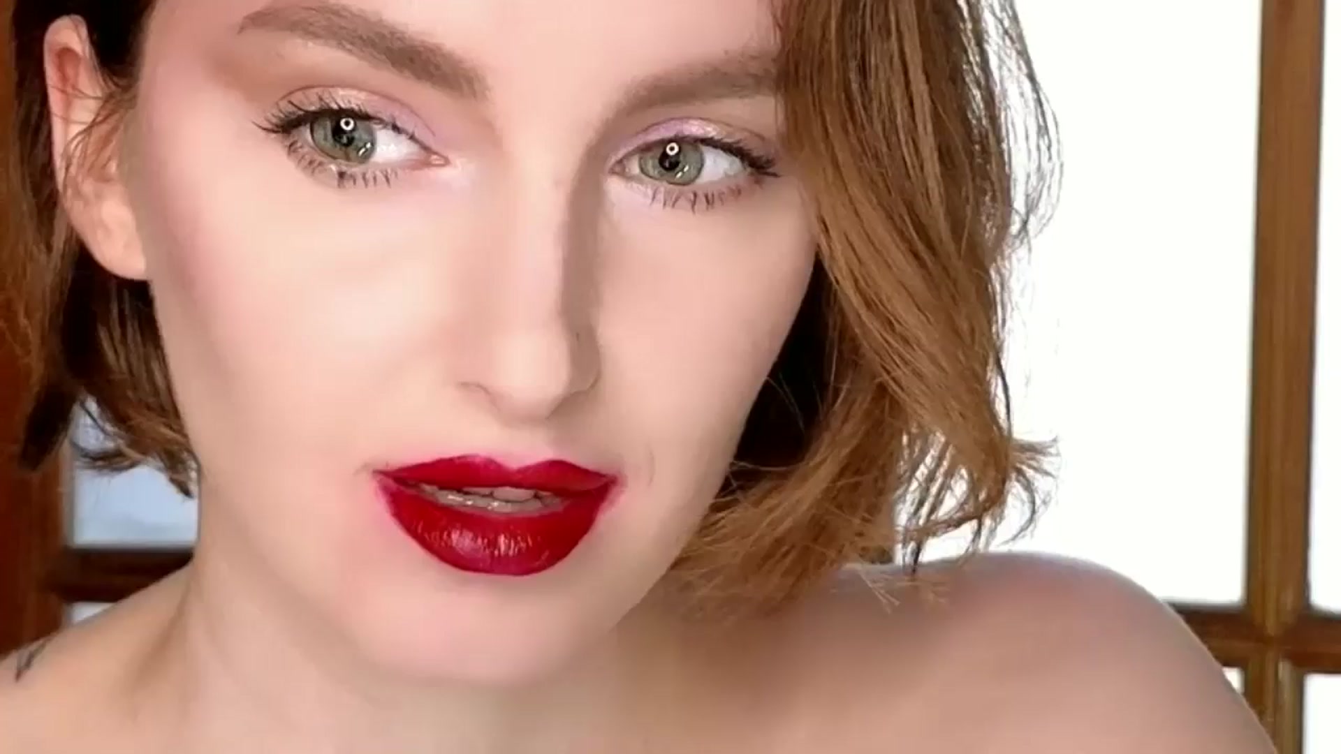 Gallery image thumbnail from Red_Lips_Girl's myfreecams stream on, 10/30/2024, 17:07 image 1 of 20