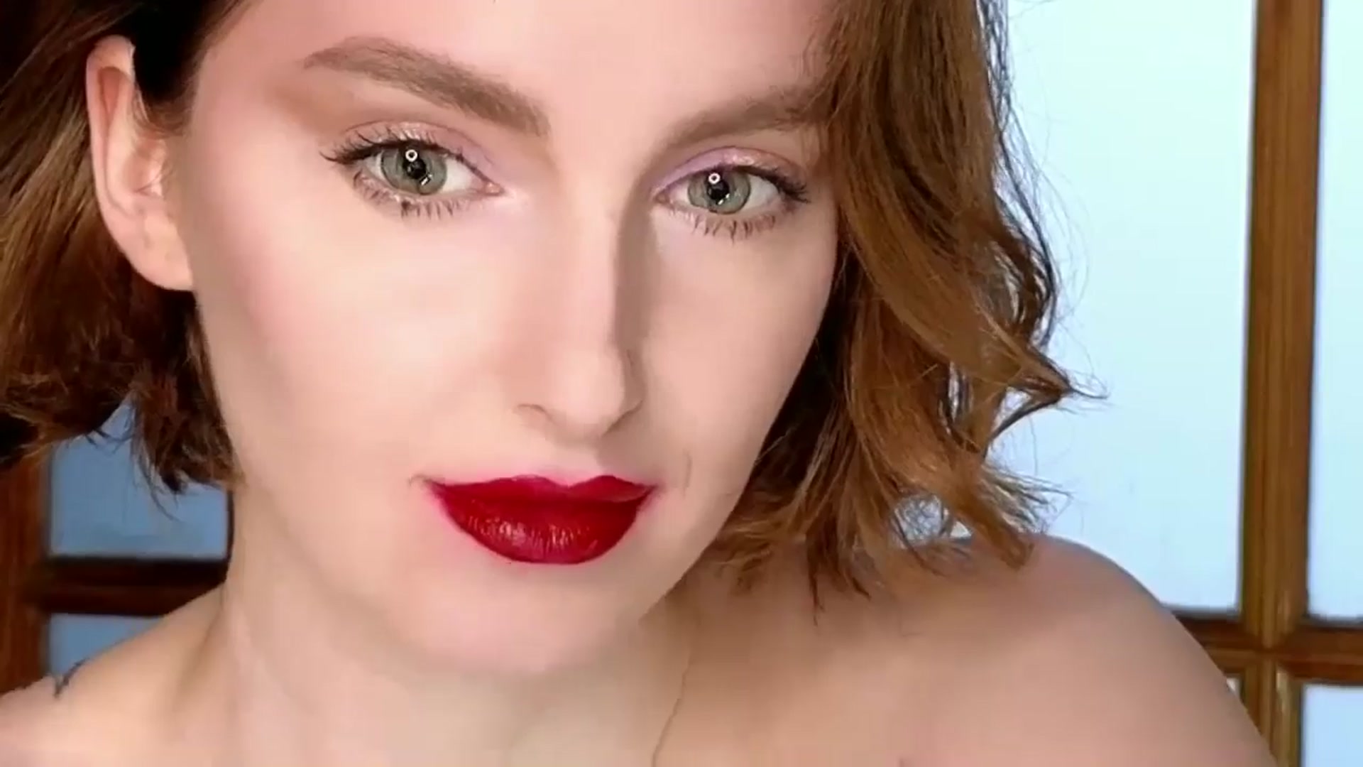 Gallery image thumbnail from Red_Lips_Girl's myfreecams stream on, 10/30/2024, 17:07 image 12 of 20