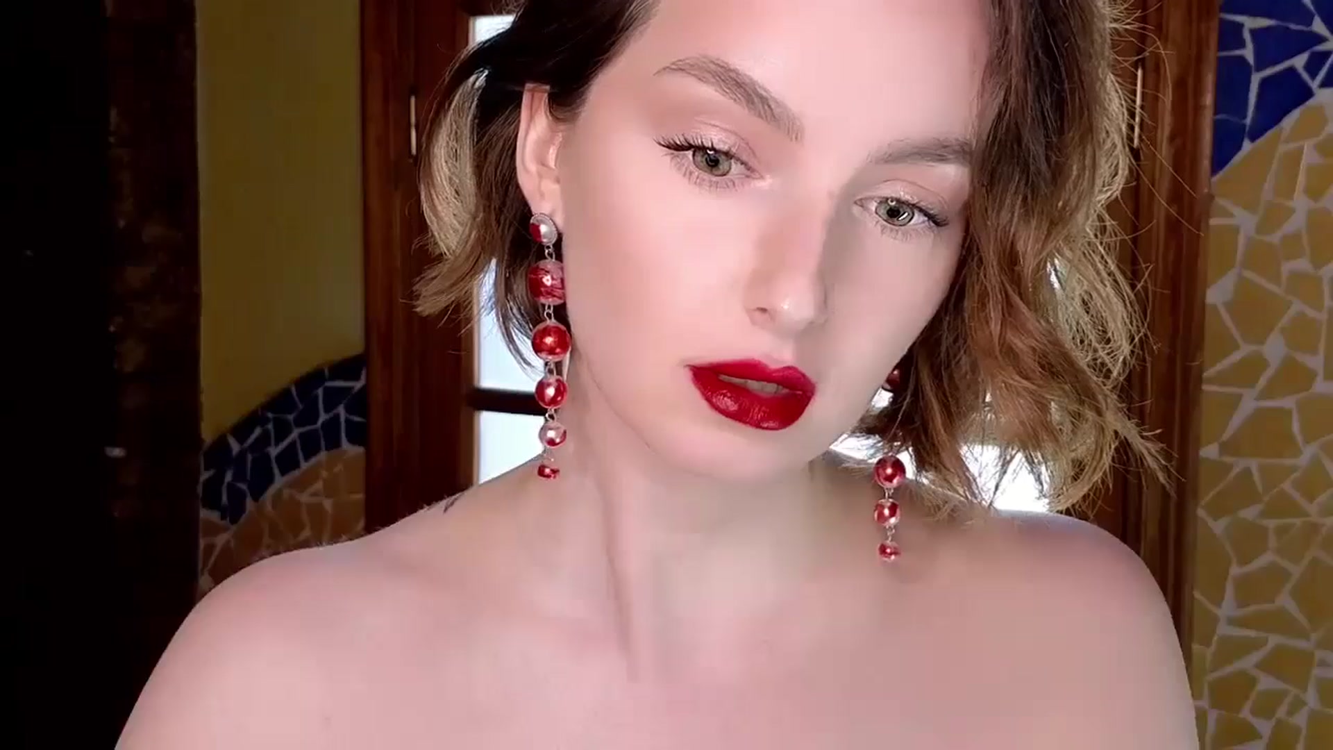 Gallery image thumbnail from Red_Lips_Girl's myfreecams stream on, 11/05/2024, 15:55 image 11 of 20