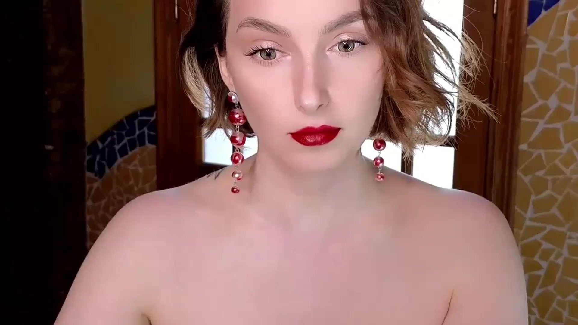 Gallery image thumbnail from Red_Lips_Girl's myfreecams stream on, 11/05/2024, 15:55 image 8 of 20