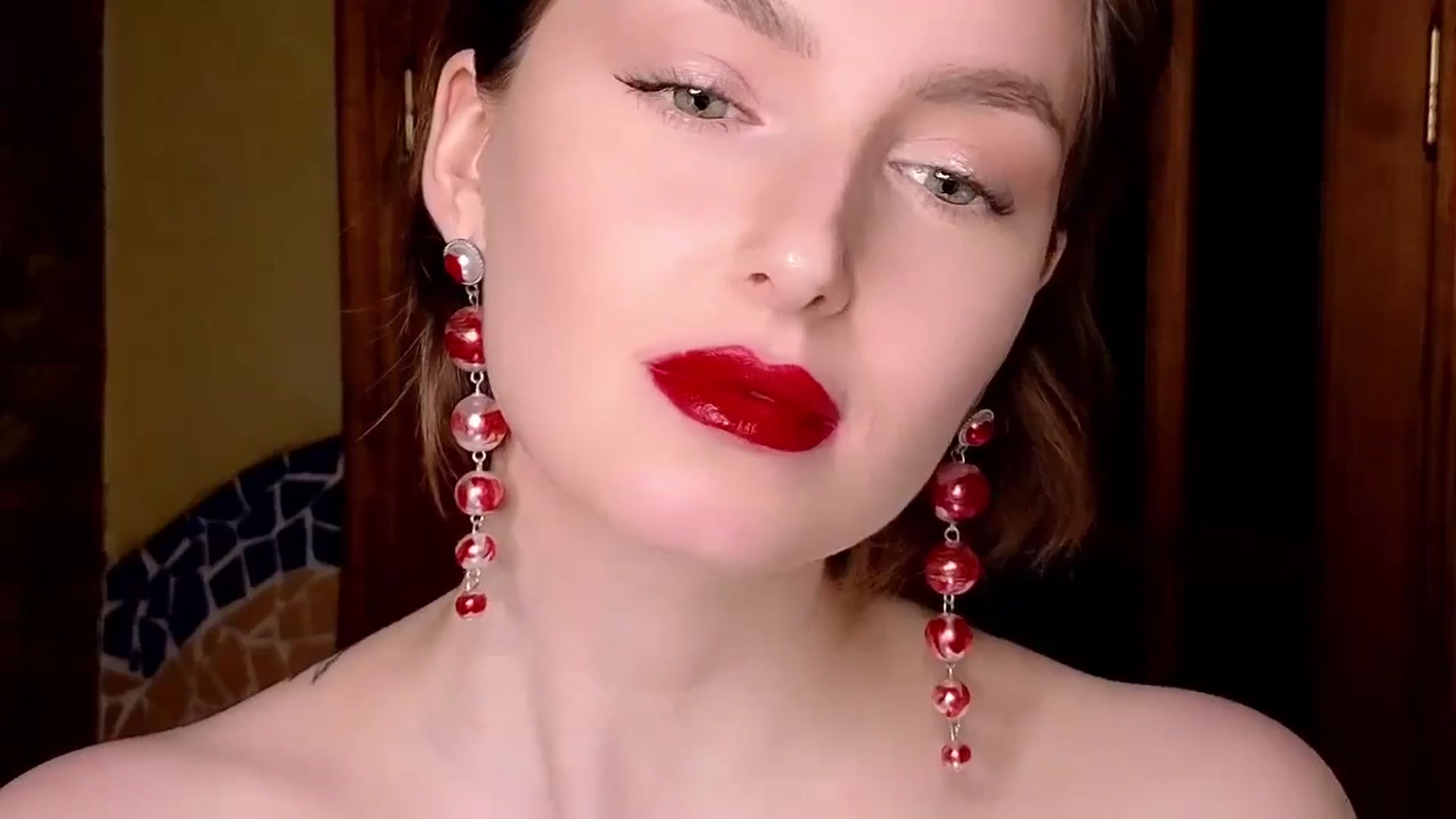 Gallery image thumbnail from Red_Lips_Girl's myfreecams stream on, 11/05/2024, 19:02 image 7 of 20