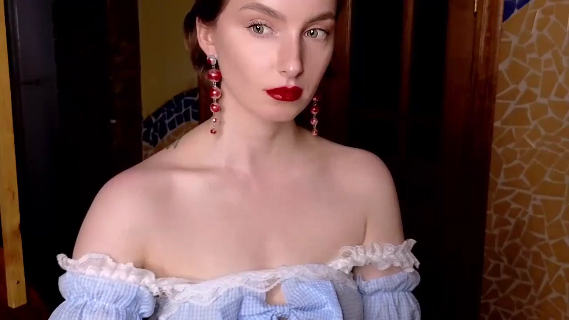 Gallery image thumbnail from Red_Lips_Girl's myfreecams stream on, 11/05/2024, 19:02 image 18 of 20