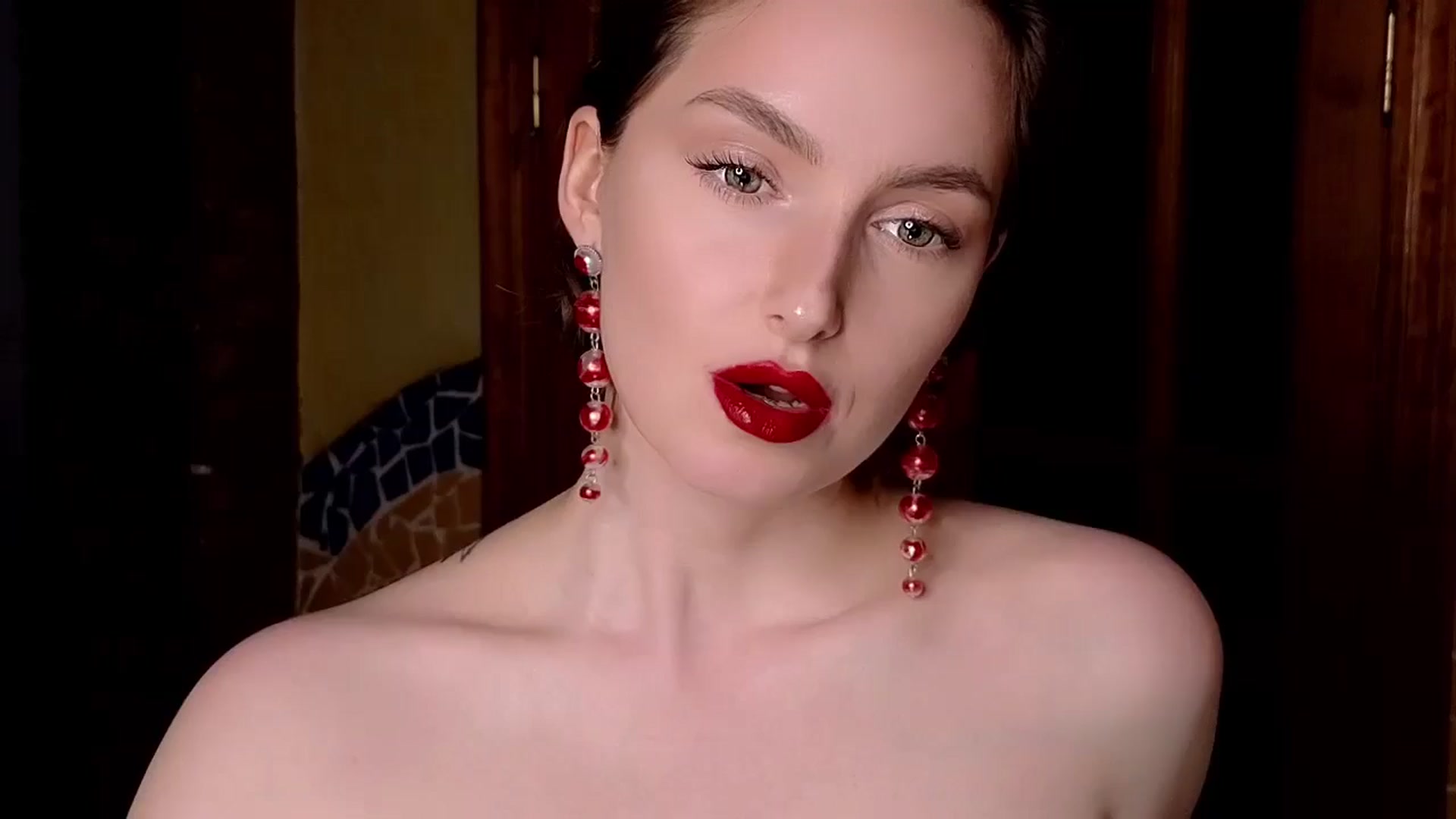Gallery image thumbnail from Red_Lips_Girl's myfreecams stream on, 11/05/2024, 19:02 image 1 of 20
