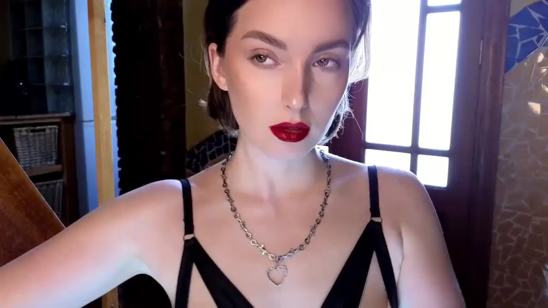 Gallery image thumbnail from Red_Lips_Girl's myfreecams stream on, 11/07/2024, 14:20 image 1 of 20