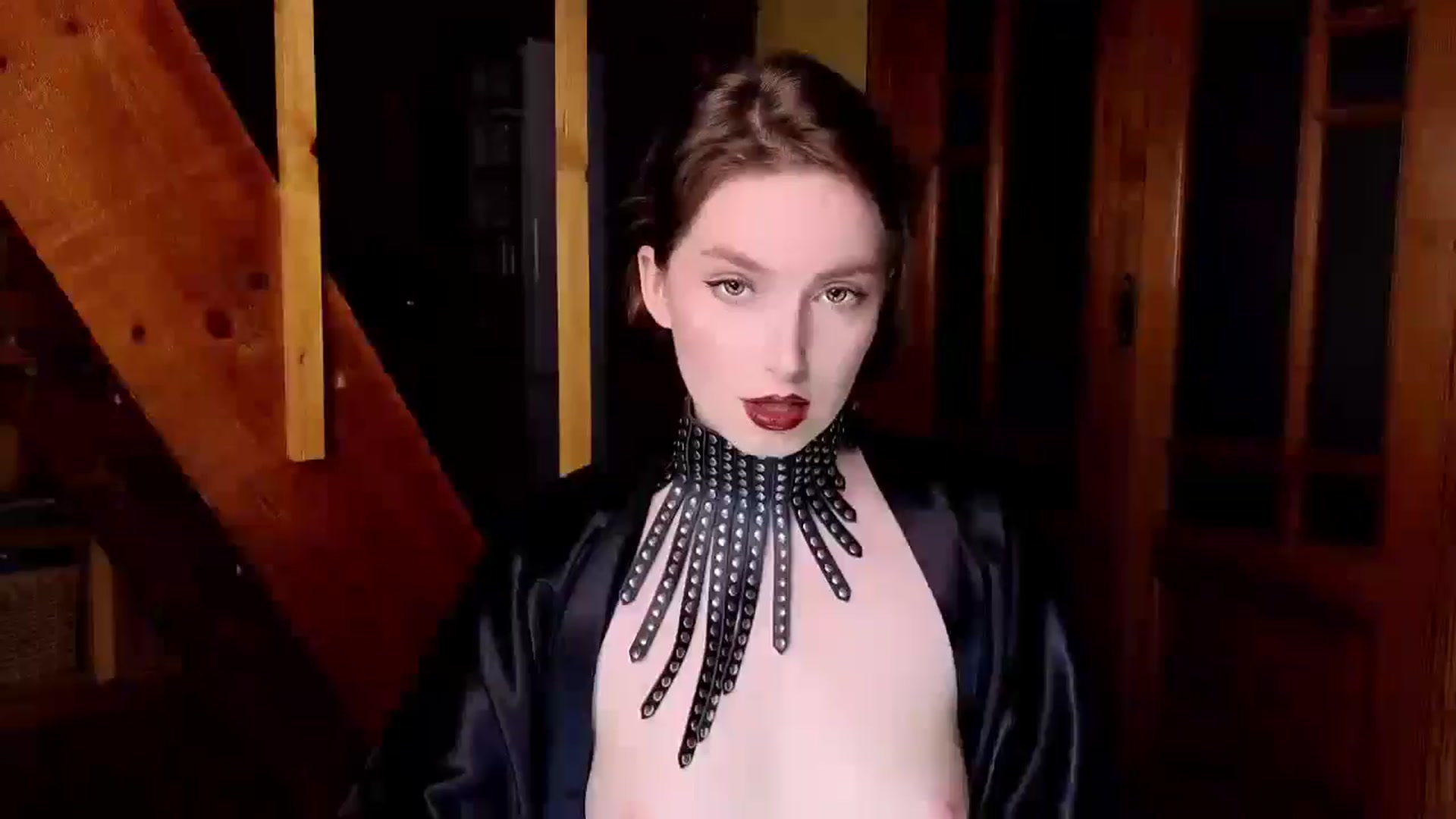 Gallery image thumbnail from Red_Lips_Girl's myfreecams stream on, 11/19/2024, 18:17 image 7 of 20