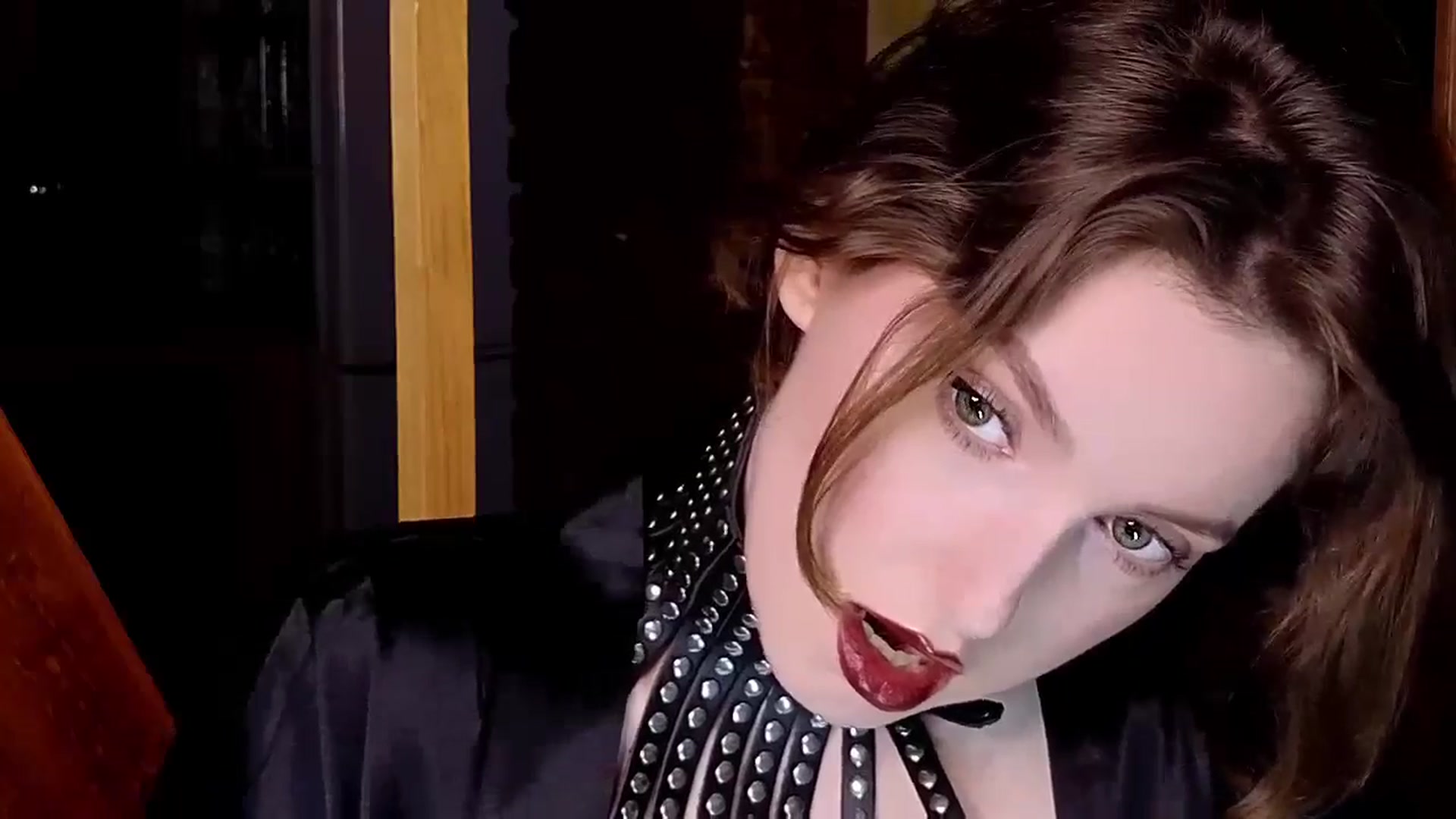 Gallery image thumbnail from Red_Lips_Girl's myfreecams stream on, 11/19/2024, 18:17 image 19 of 20