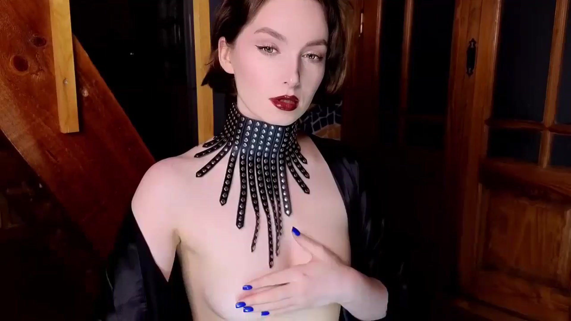 Gallery image thumbnail from Red_Lips_Girl's myfreecams stream on, 11/19/2024, 18:17 image 1 of 20