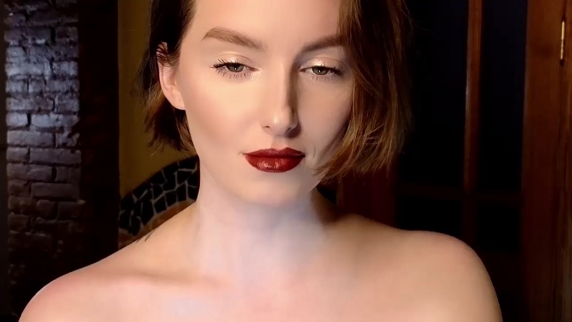 Gallery image thumbnail from Red_Lips_Girl's myfreecams stream on, 11/23/2024, 17:26 image 15 of 20