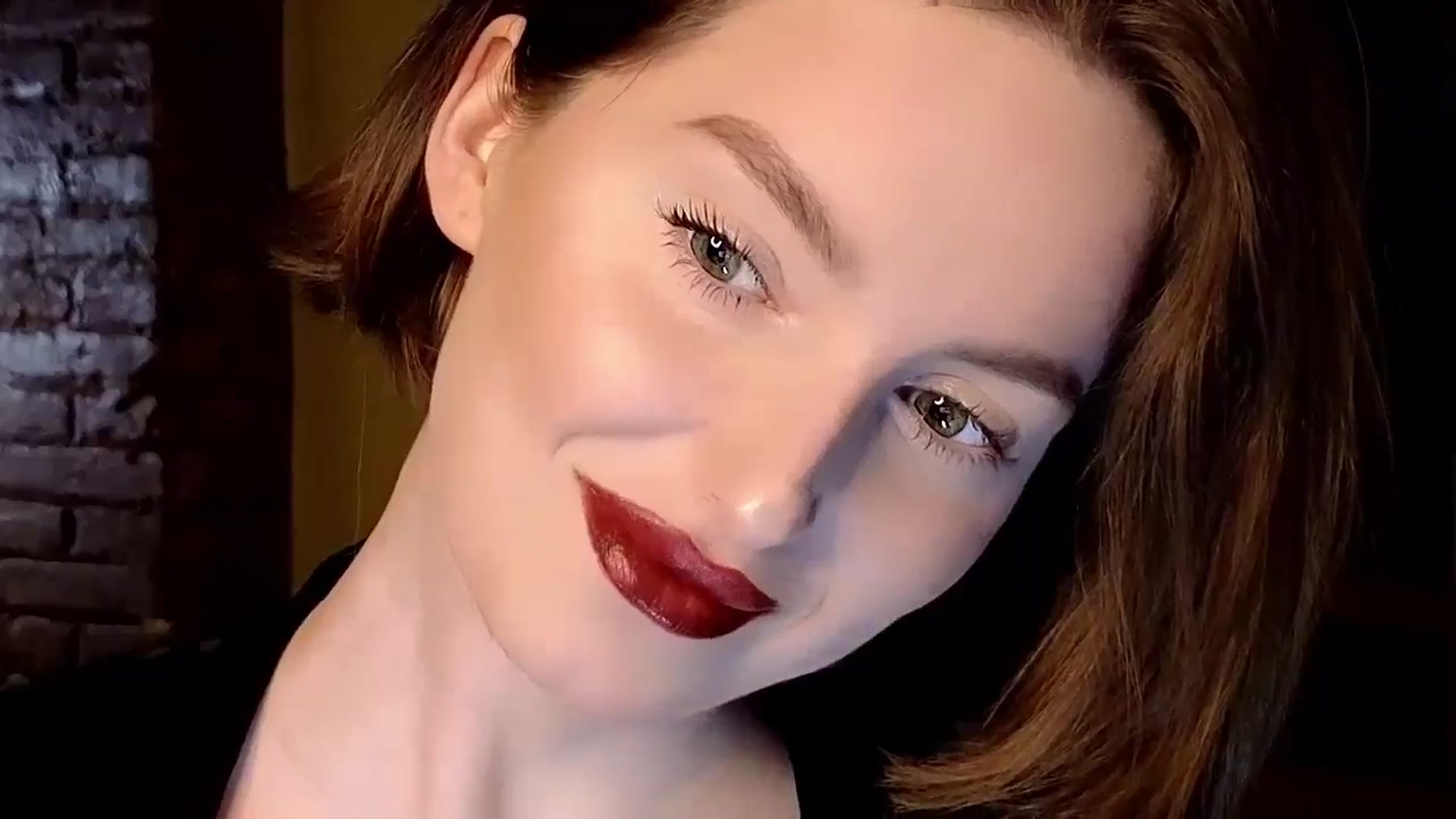 Gallery image thumbnail from Red_Lips_Girl's myfreecams stream on, 11/23/2024, 17:26 image 16 of 20