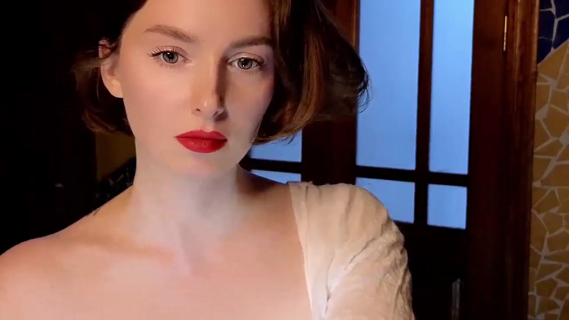 Gallery image thumbnail from Red_Lips_Girl's myfreecams stream on, 11/24/2024, 17:08 image 6 of 20