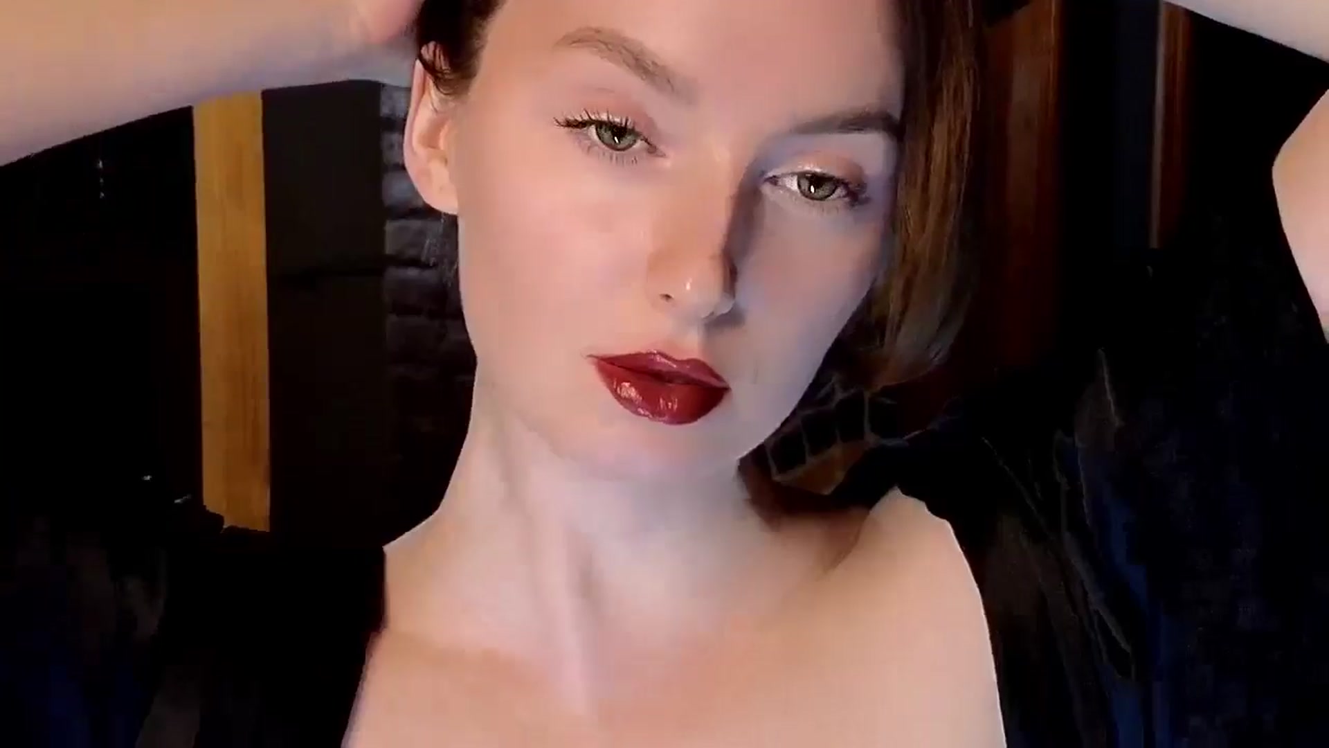 Gallery image thumbnail from Red_Lips_Girl's myfreecams stream on, 11/24/2024, 22:04 image 20 of 20