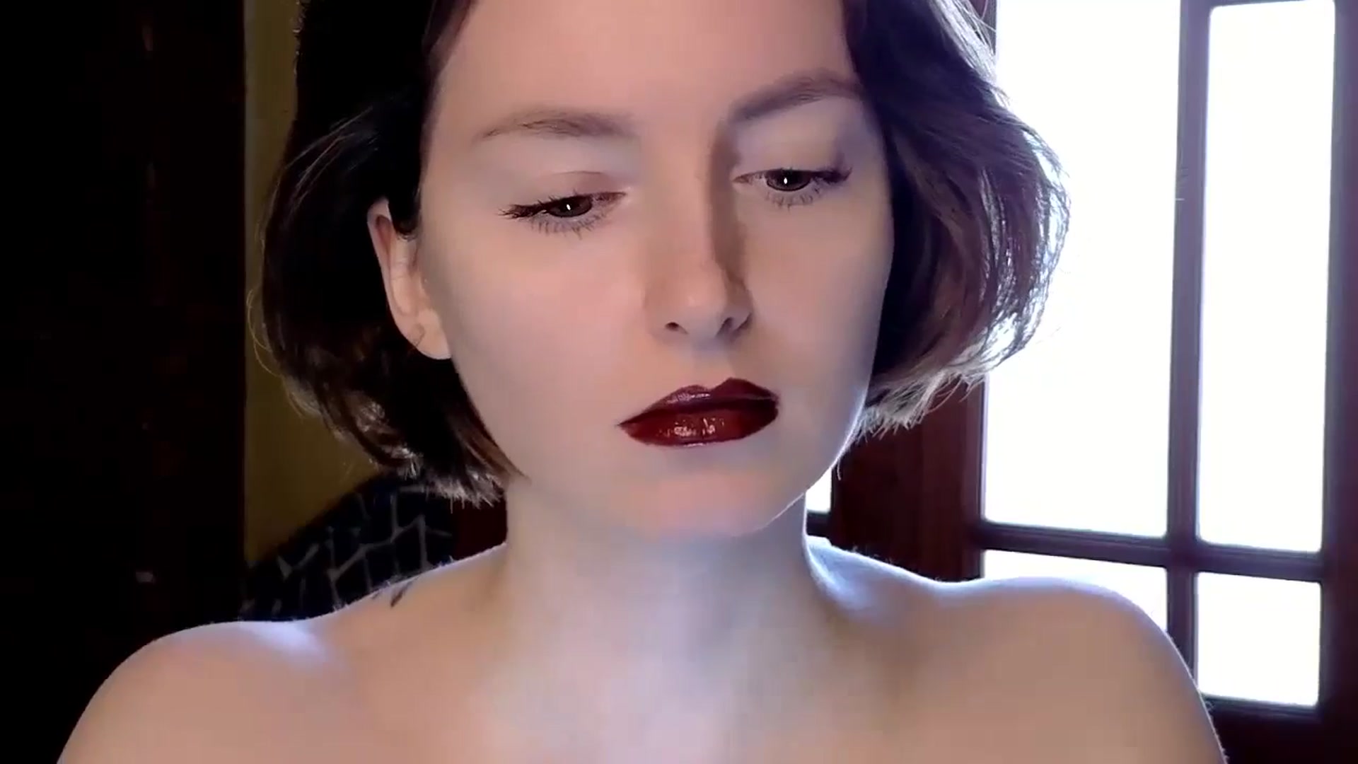 Gallery image thumbnail from Red_Lips_Girl's myfreecams stream on, 11/25/2024, 13:37 image 8 of 20