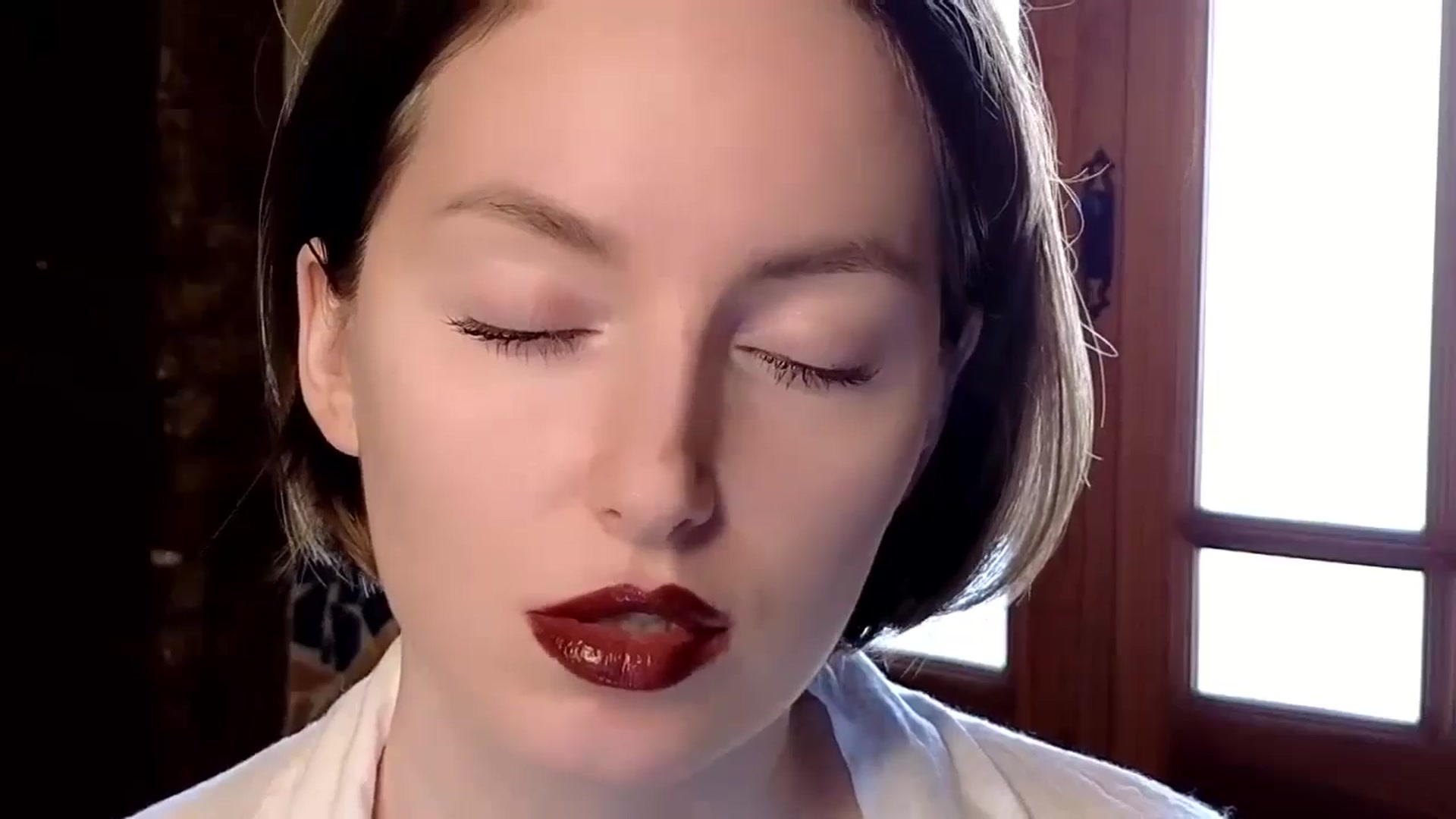 Gallery image thumbnail from Red_Lips_Girl's myfreecams stream on, 11/25/2024, 15:08 image 16 of 20
