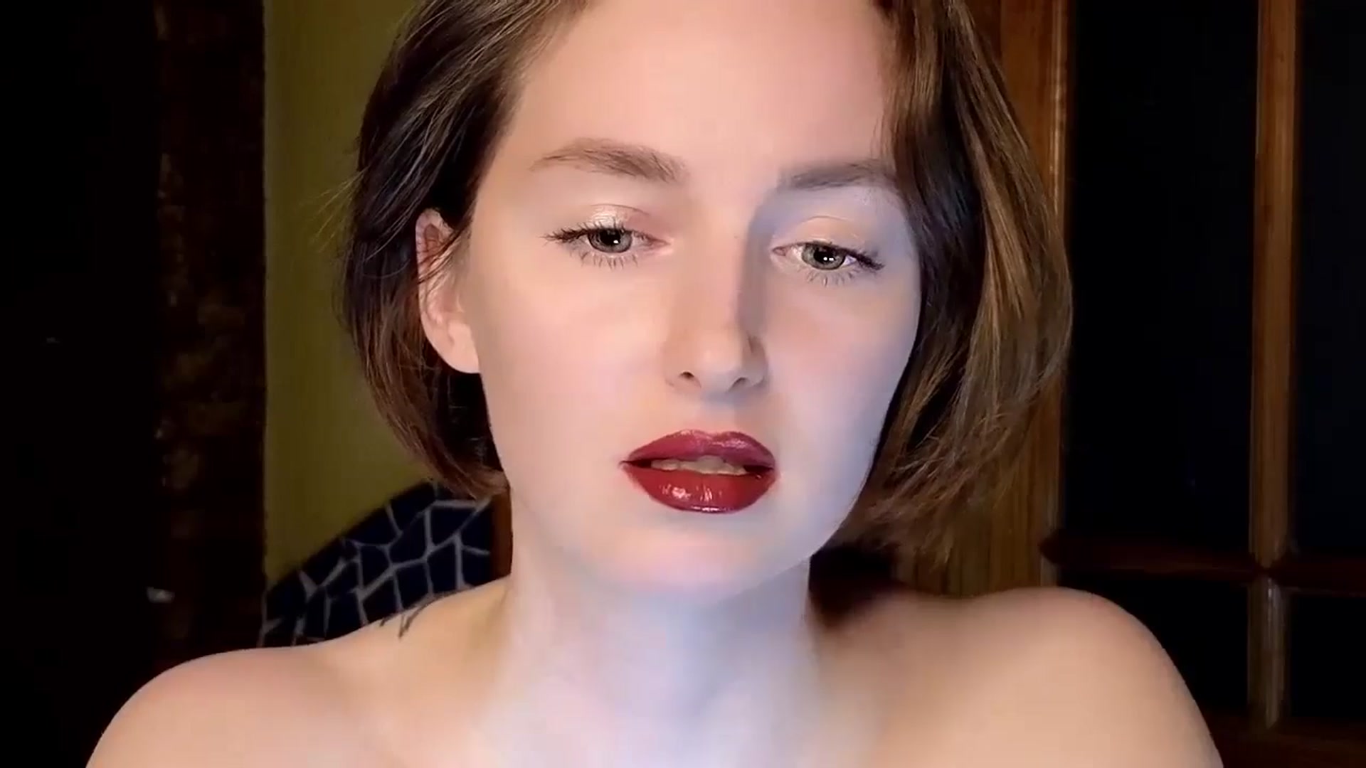 Gallery image thumbnail from Red_Lips_Girl's myfreecams stream on, 11/26/2024, 20:55 image 12 of 20