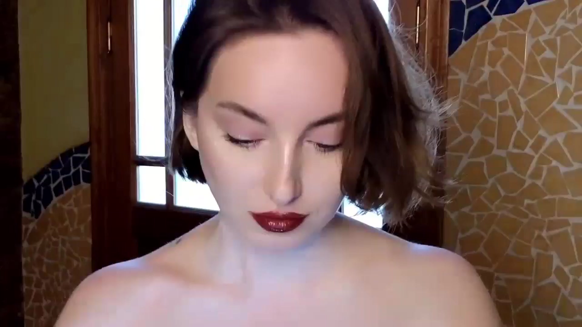 Gallery image thumbnail from Red_Lips_Girl's myfreecams stream on, 12/02/2024, 15:34 image 1 of 20