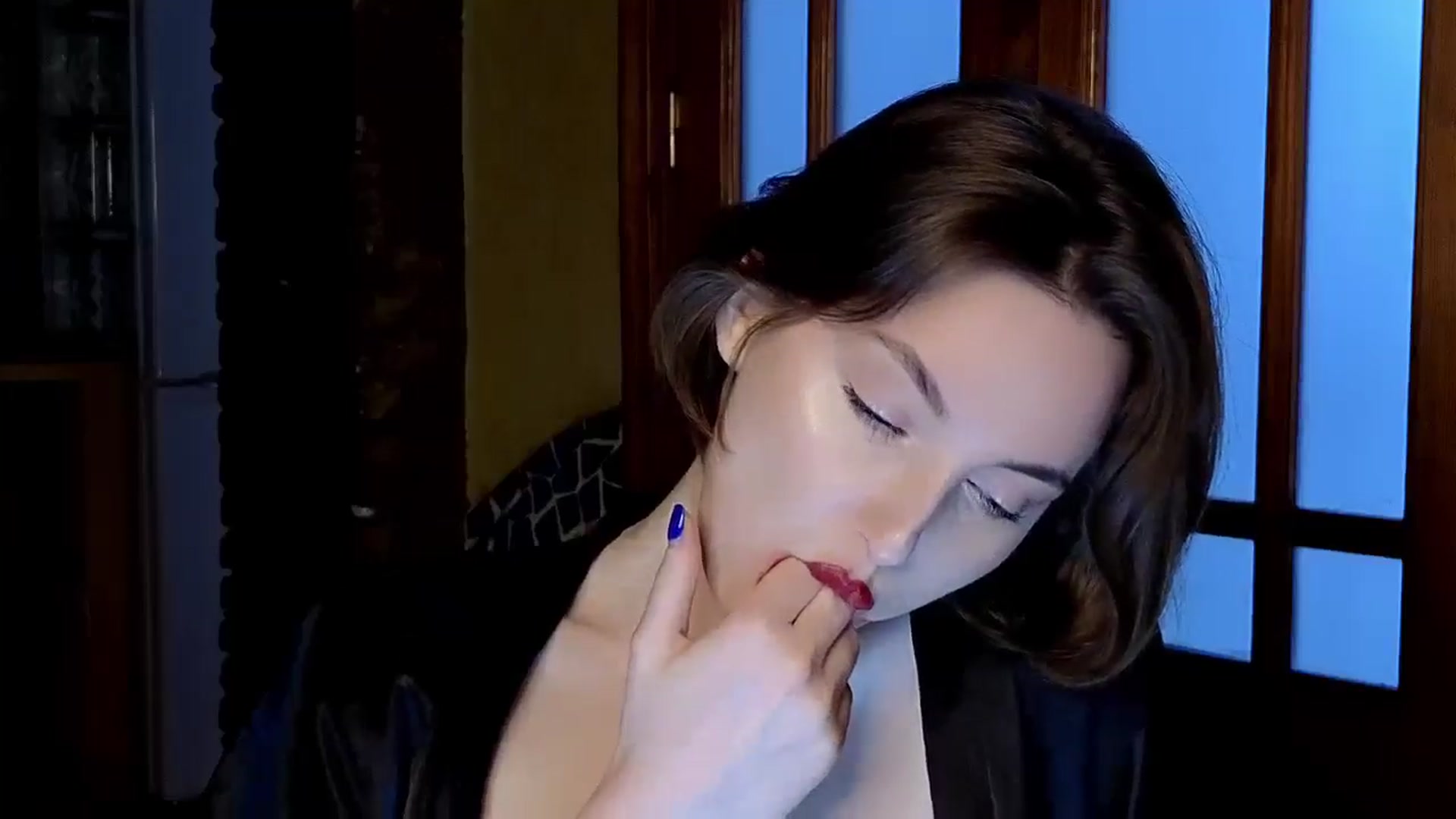 Gallery image thumbnail from Red_Lips_Girl's myfreecams stream on, 12/02/2024, 16:59 image 12 of 20