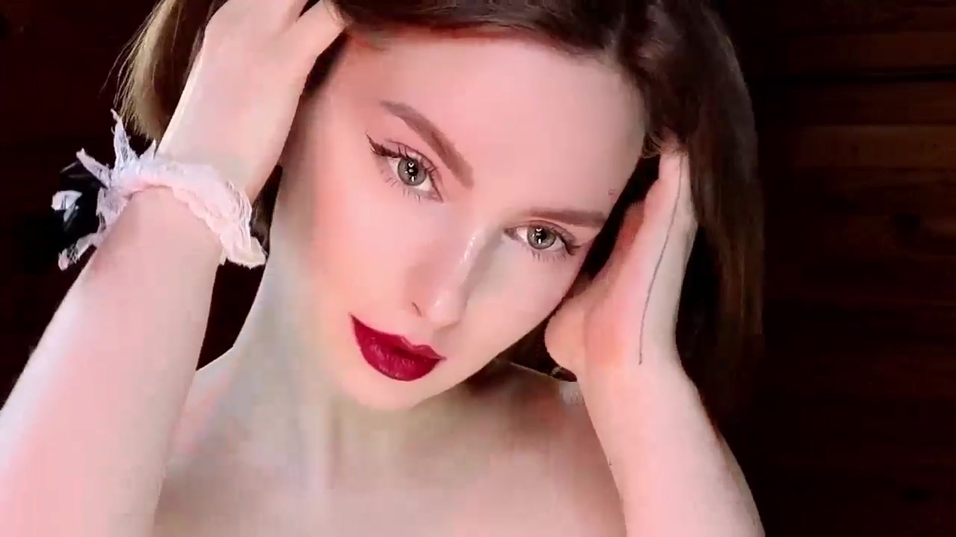 Gallery image thumbnail from Red_Lips_Girl's myfreecams stream on, 12/04/2024, 16:15 image 13 of 20