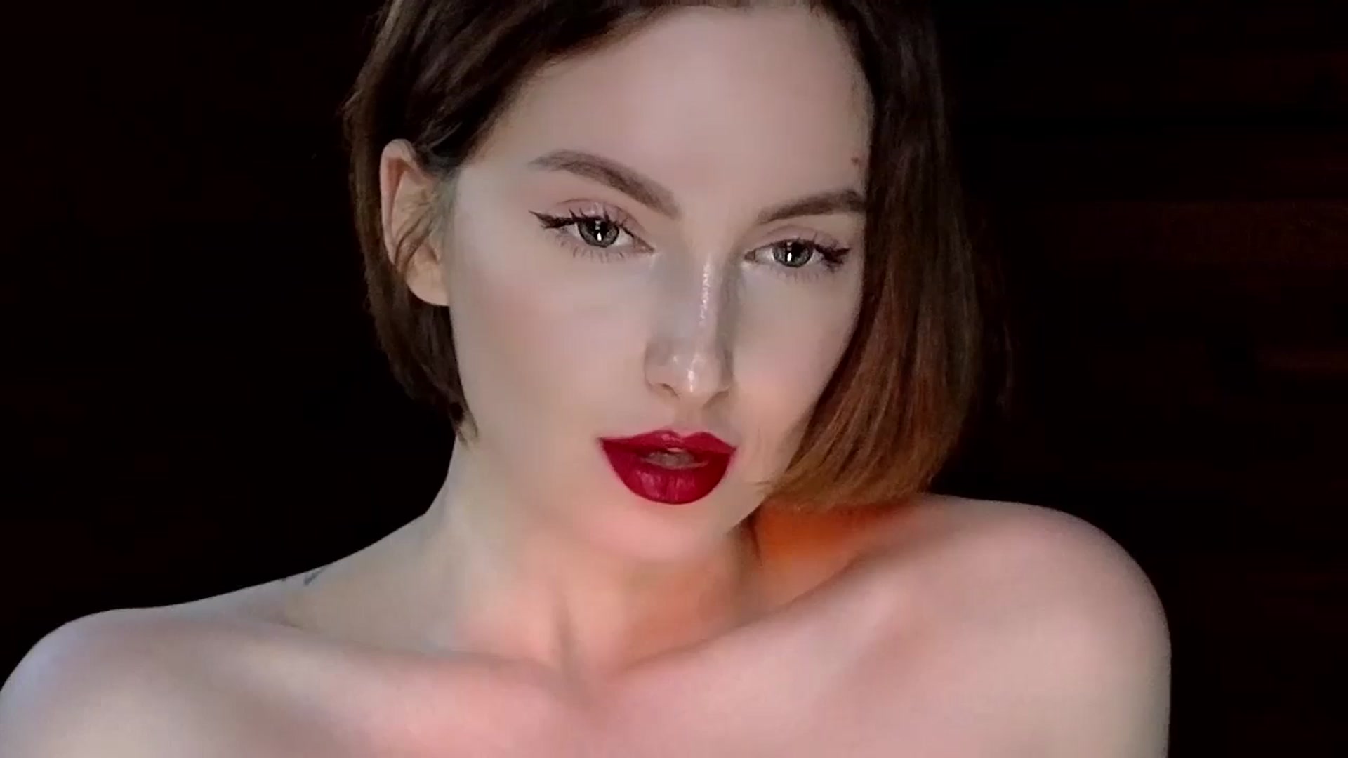 Gallery image thumbnail from Red_Lips_Girl's myfreecams stream on, 12/04/2024, 16:15 image 19 of 20