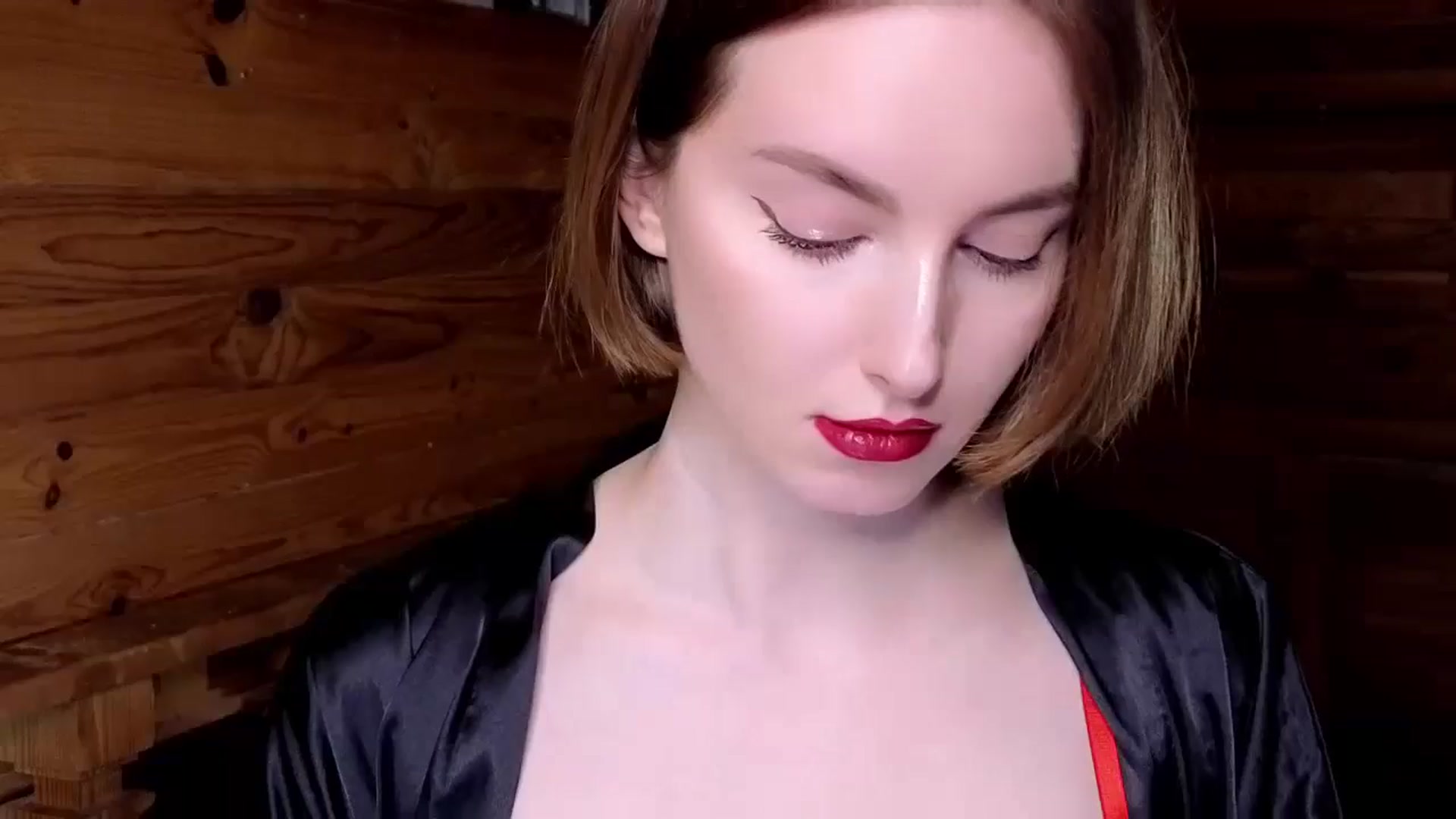 Gallery image thumbnail from Red_Lips_Girl's myfreecams stream on, 12/04/2024, 18:44 image 1 of 20