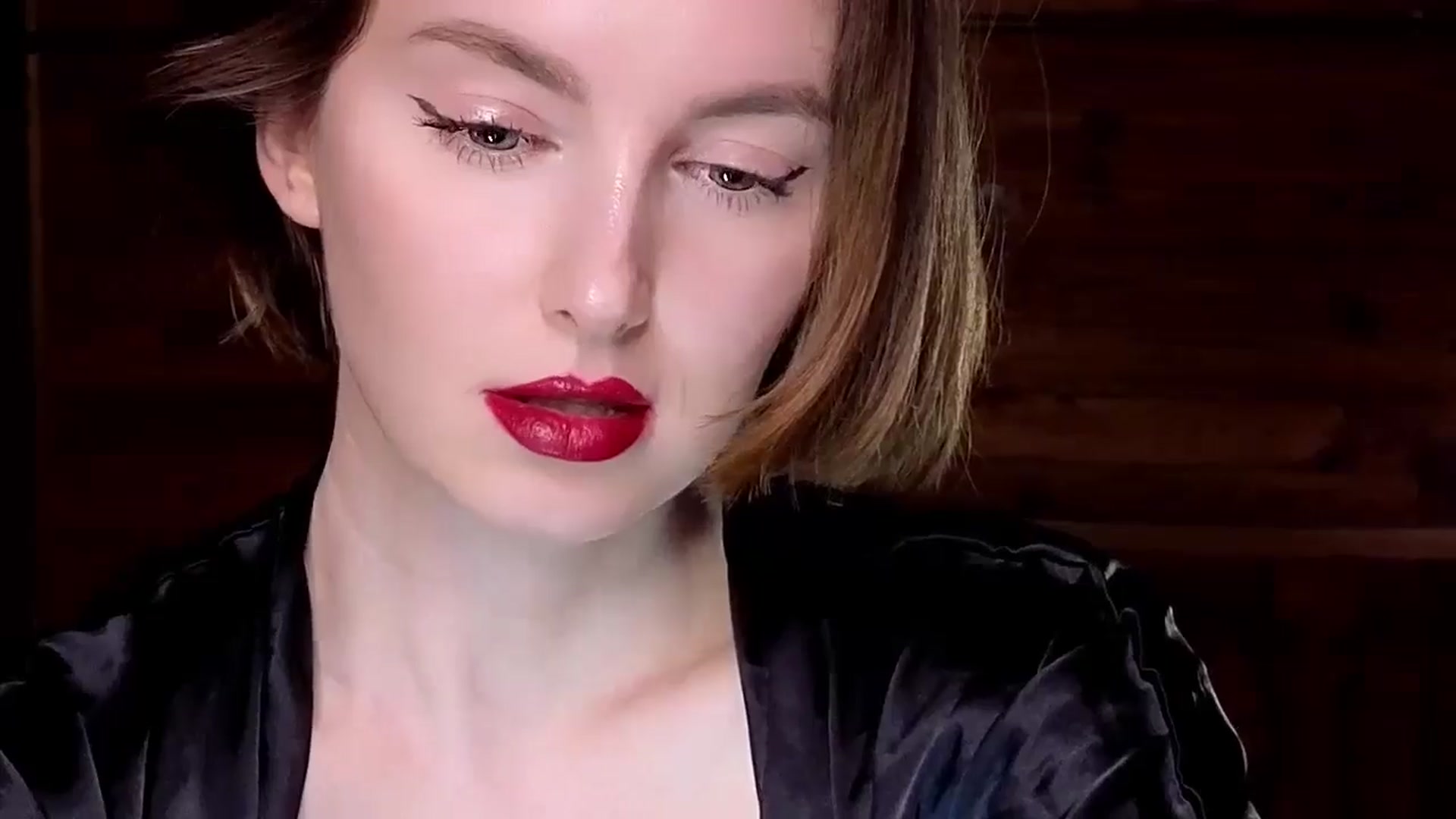 Gallery image thumbnail from Red_Lips_Girl's myfreecams stream on, 12/04/2024, 21:05 image 9 of 20