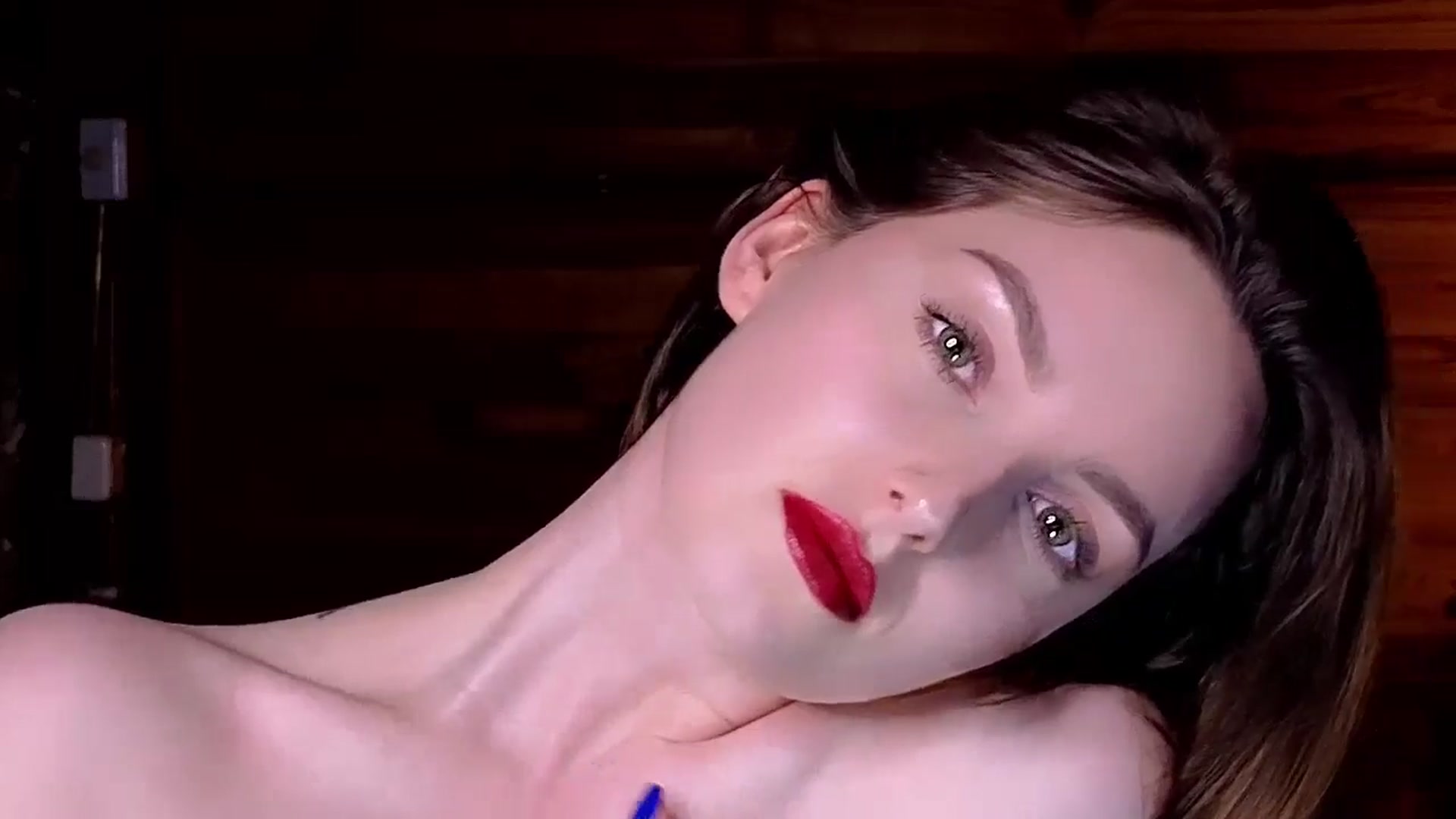 Gallery image thumbnail from Red_Lips_Girl's myfreecams stream on, 12/06/2024, 20:32 image 4 of 20
