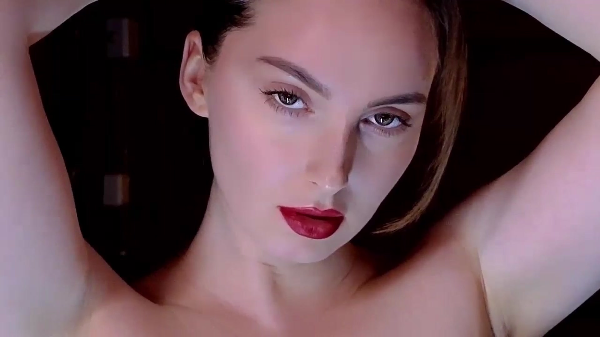 Gallery image thumbnail from Red_Lips_Girl's myfreecams stream on, 12/06/2024, 22:02 image 9 of 20