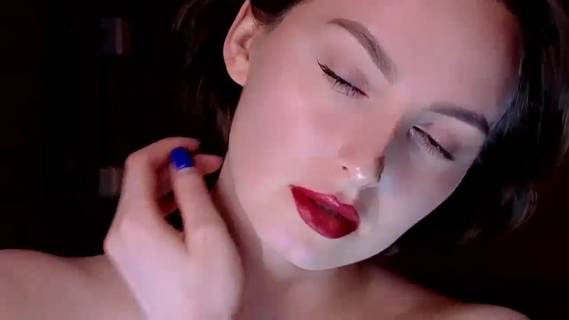 Gallery image thumbnail from Red_Lips_Girl's myfreecams stream on, 12/06/2024, 22:02 image 8 of 20