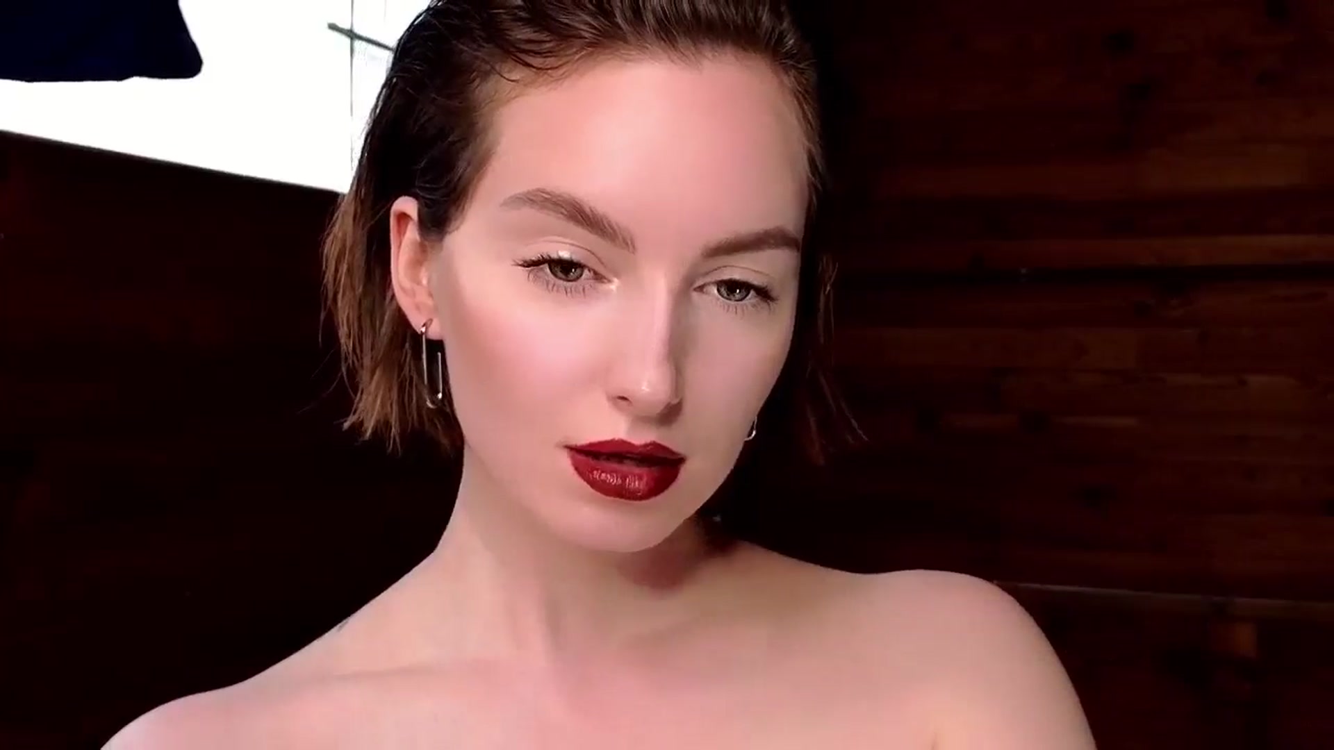 Gallery image thumbnail from Red_Lips_Girl's myfreecams stream on, 12/14/2024, 15:31 image 8 of 20