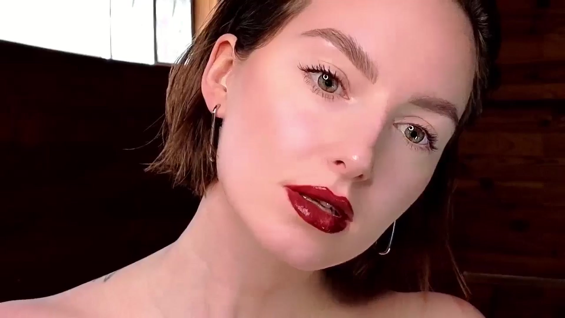 Gallery image thumbnail from Red_Lips_Girl's myfreecams stream on, 12/14/2024, 15:31 image 7 of 20