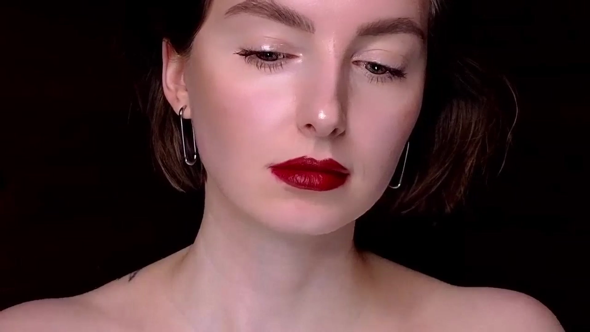 Gallery image thumbnail from Red_Lips_Girl's myfreecams stream on, 12/14/2024, 17:47 image 13 of 20
