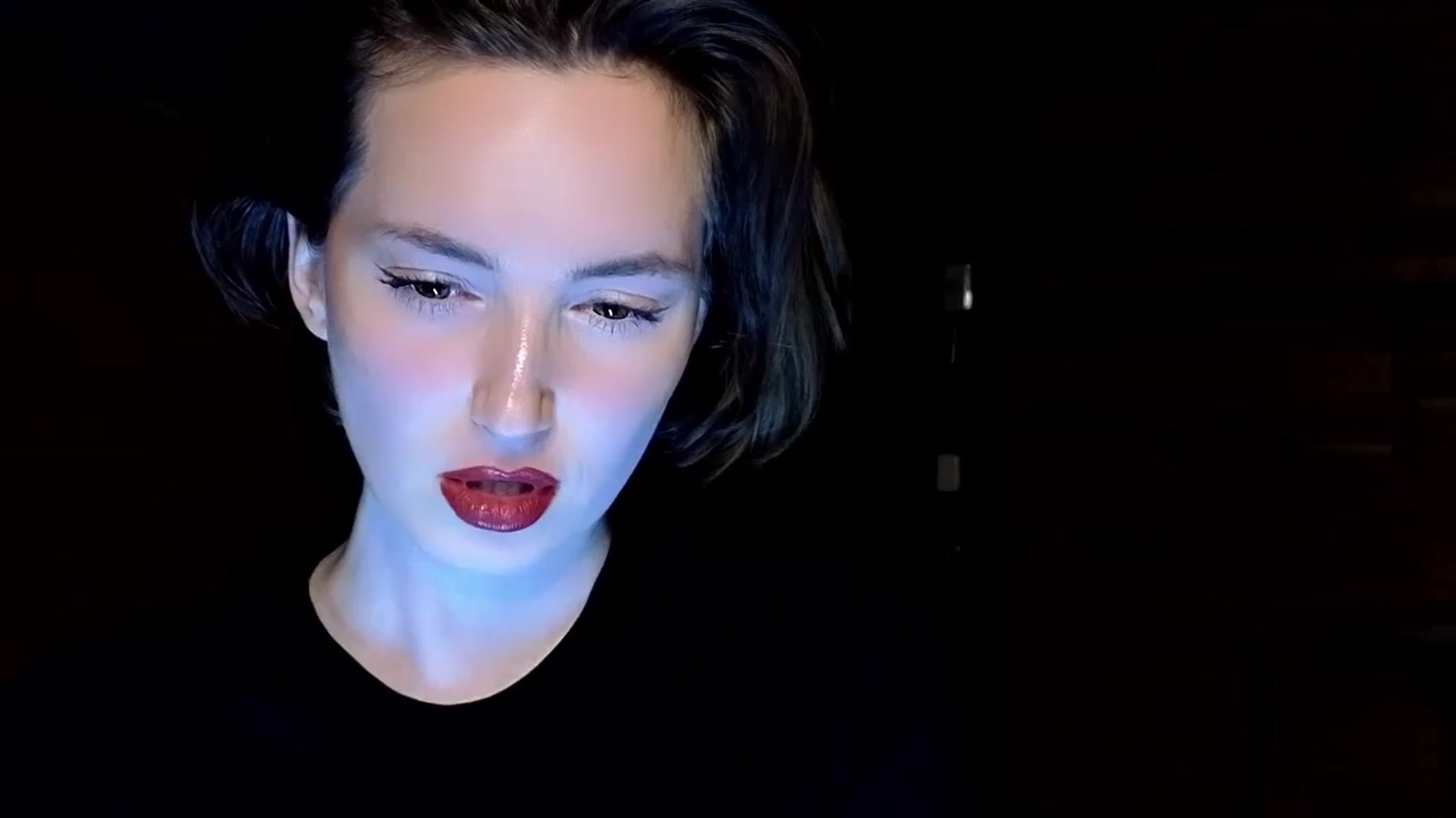 Gallery image thumbnail from Red_Lips_Girl's myfreecams stream on, 12/16/2024, 19:36 image 4 of 20