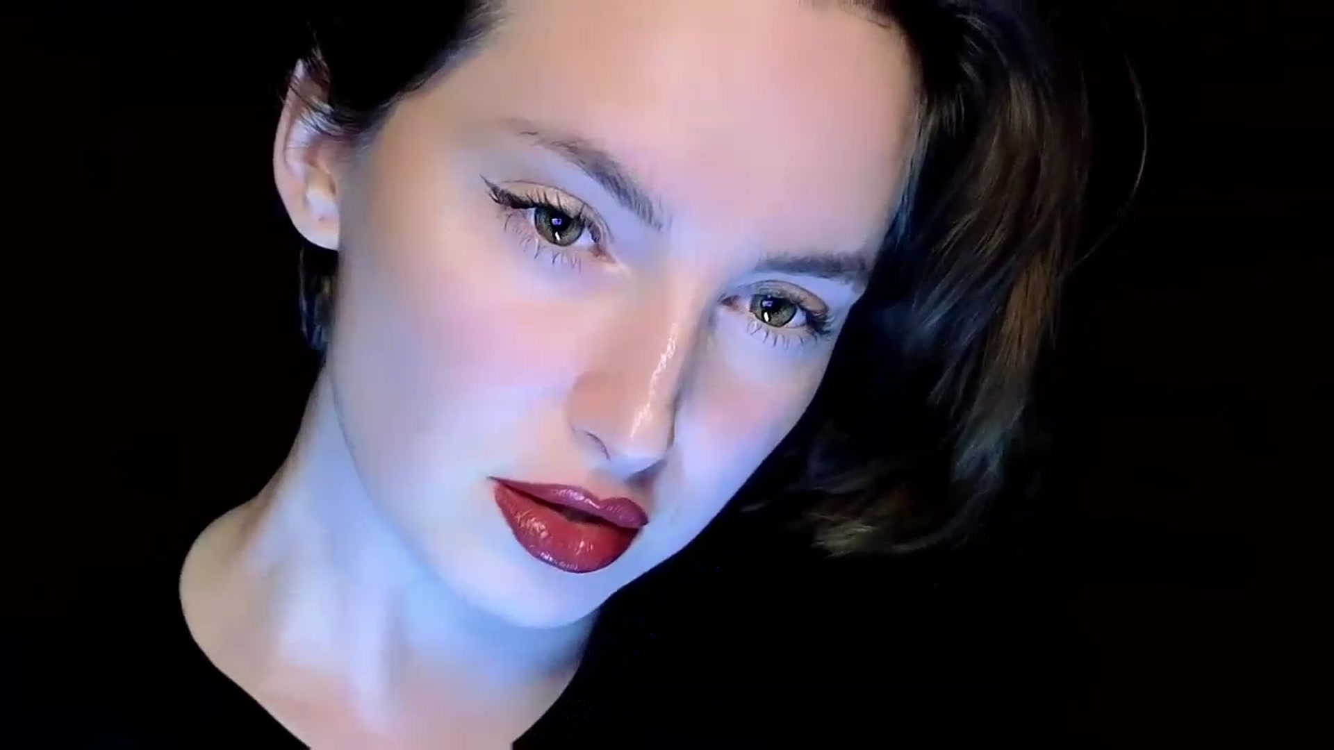 Gallery image thumbnail from Red_Lips_Girl's myfreecams stream on, 12/16/2024, 19:36 image 5 of 20
