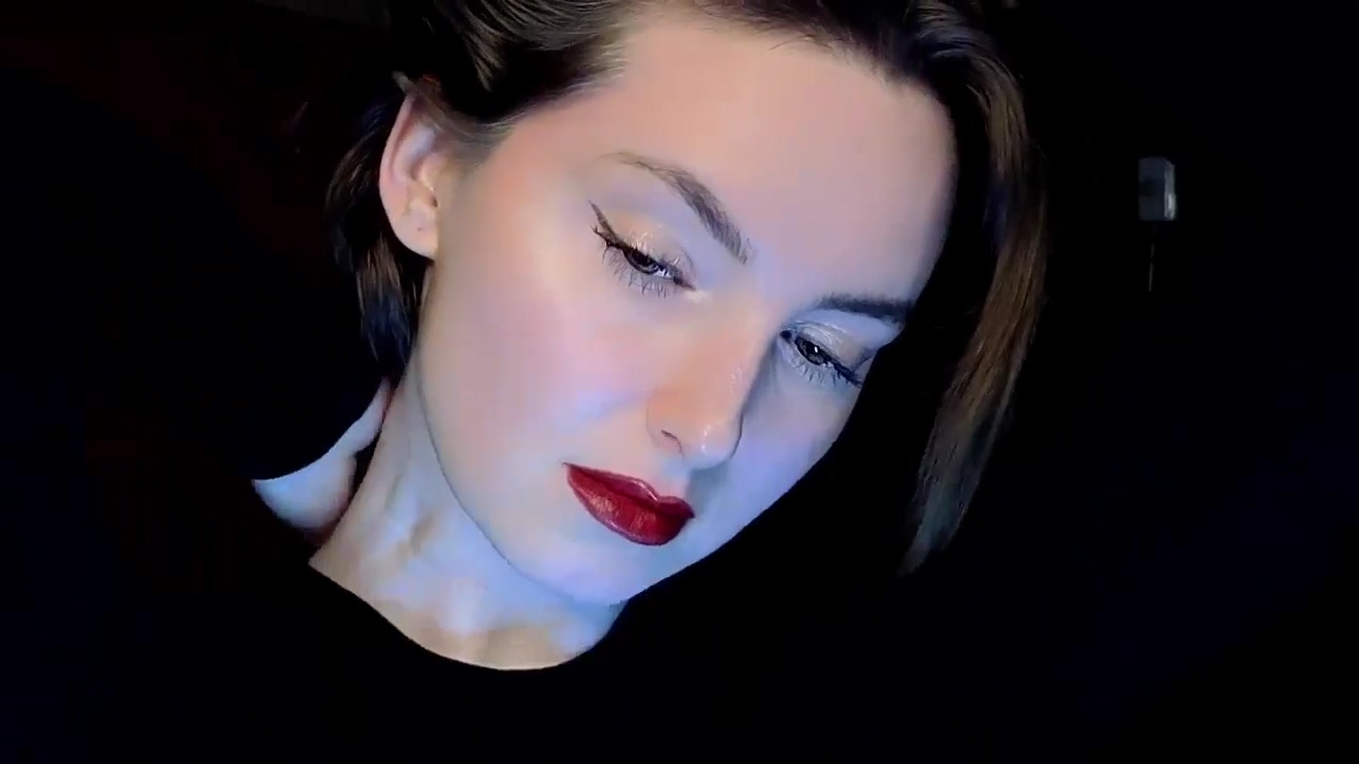 Gallery image thumbnail from Red_Lips_Girl's myfreecams stream on, 12/16/2024, 20:53 image 7 of 20
