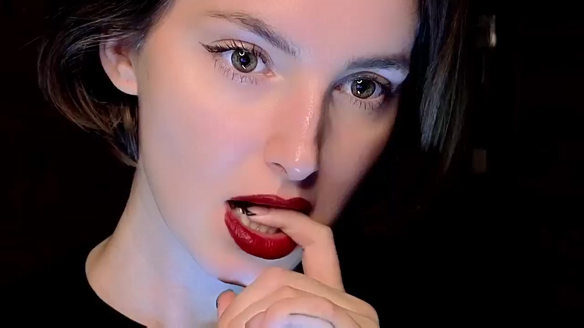 Gallery image thumbnail from Red_Lips_Girl's myfreecams stream on, 12/16/2024, 22:09 image 19 of 20