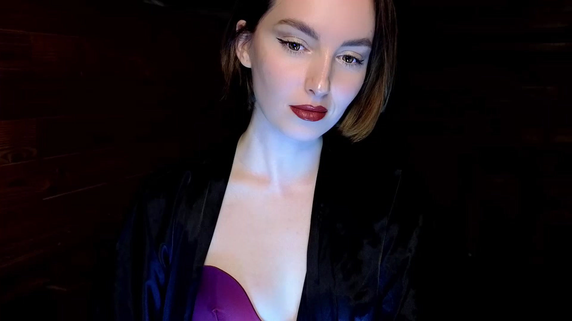 Gallery image thumbnail from Red_Lips_Girl's myfreecams stream on, 12/19/2024, 19:14 image 1 of 20