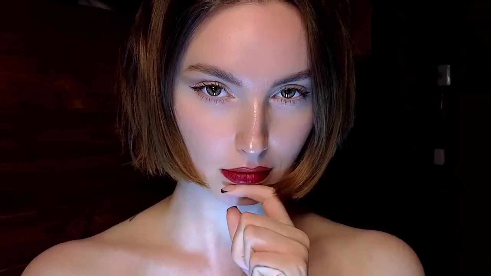 Gallery image thumbnail from Red_Lips_Girl's myfreecams stream on, 12/19/2024, 20:49 image 17 of 20