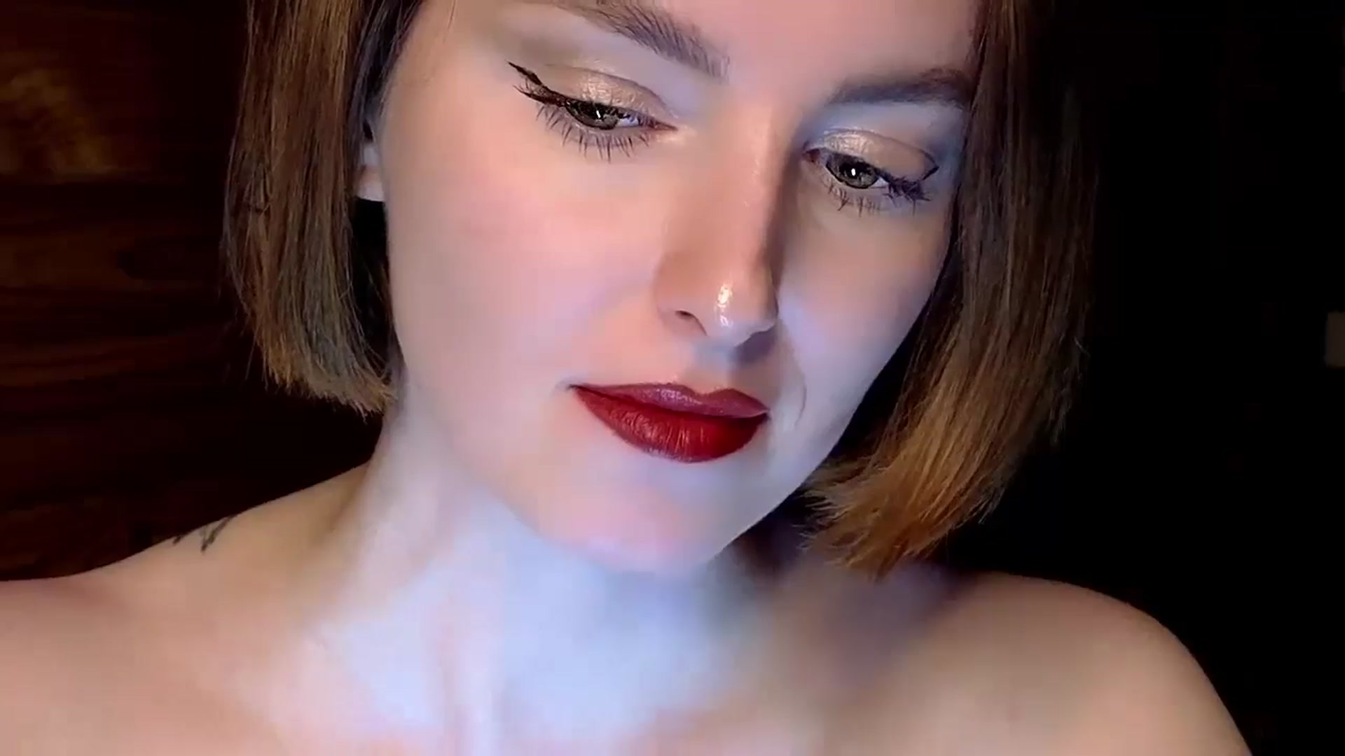 Gallery image thumbnail from Red_Lips_Girl's myfreecams stream on, 12/19/2024, 20:49 image 20 of 20