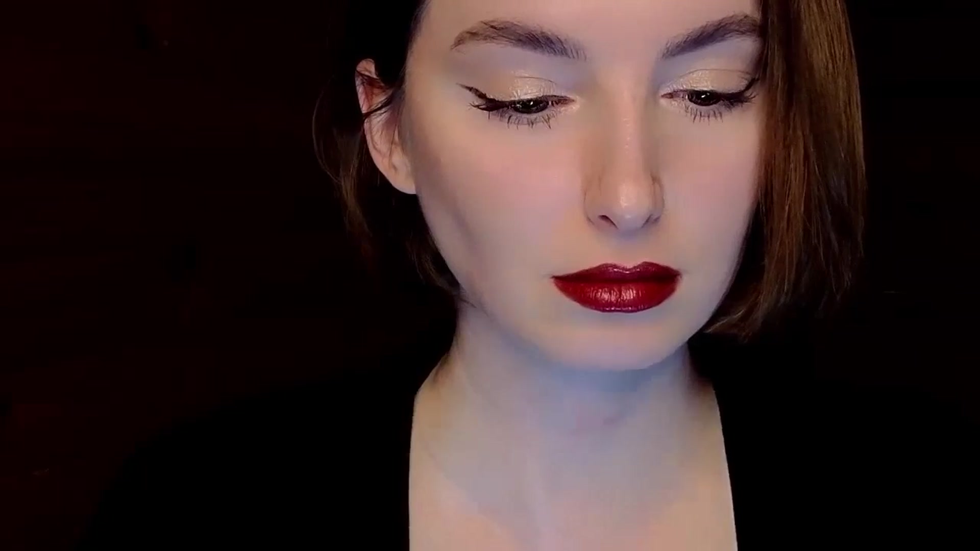 Gallery image thumbnail from Red_Lips_Girl's myfreecams stream on, 12/24/2024, 23:20 image 11 of 20