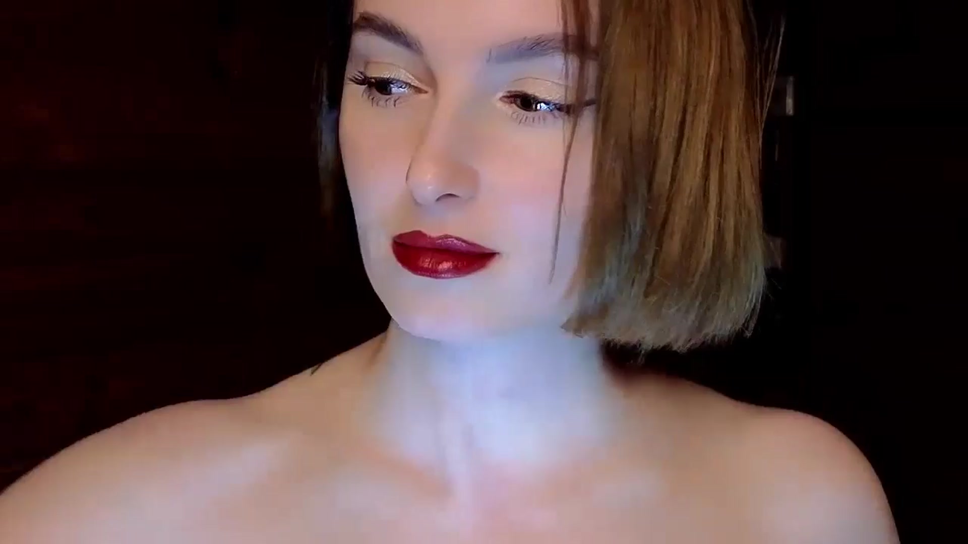 Gallery image thumbnail from Red_Lips_Girl's myfreecams stream on, 12/24/2024, 23:20 image 12 of 20