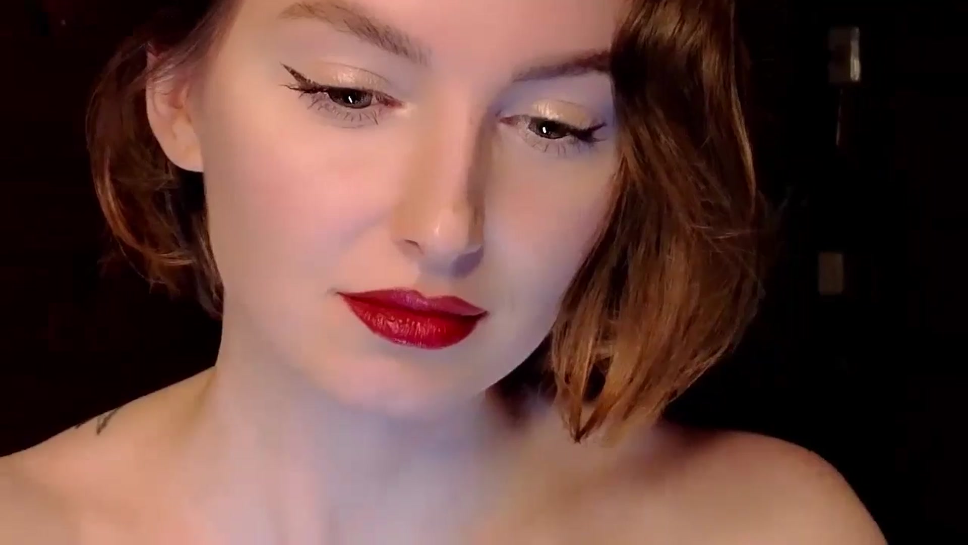 Gallery image thumbnail from Red_Lips_Girl's myfreecams stream on, 12/28/2024, 22:25 image 11 of 20