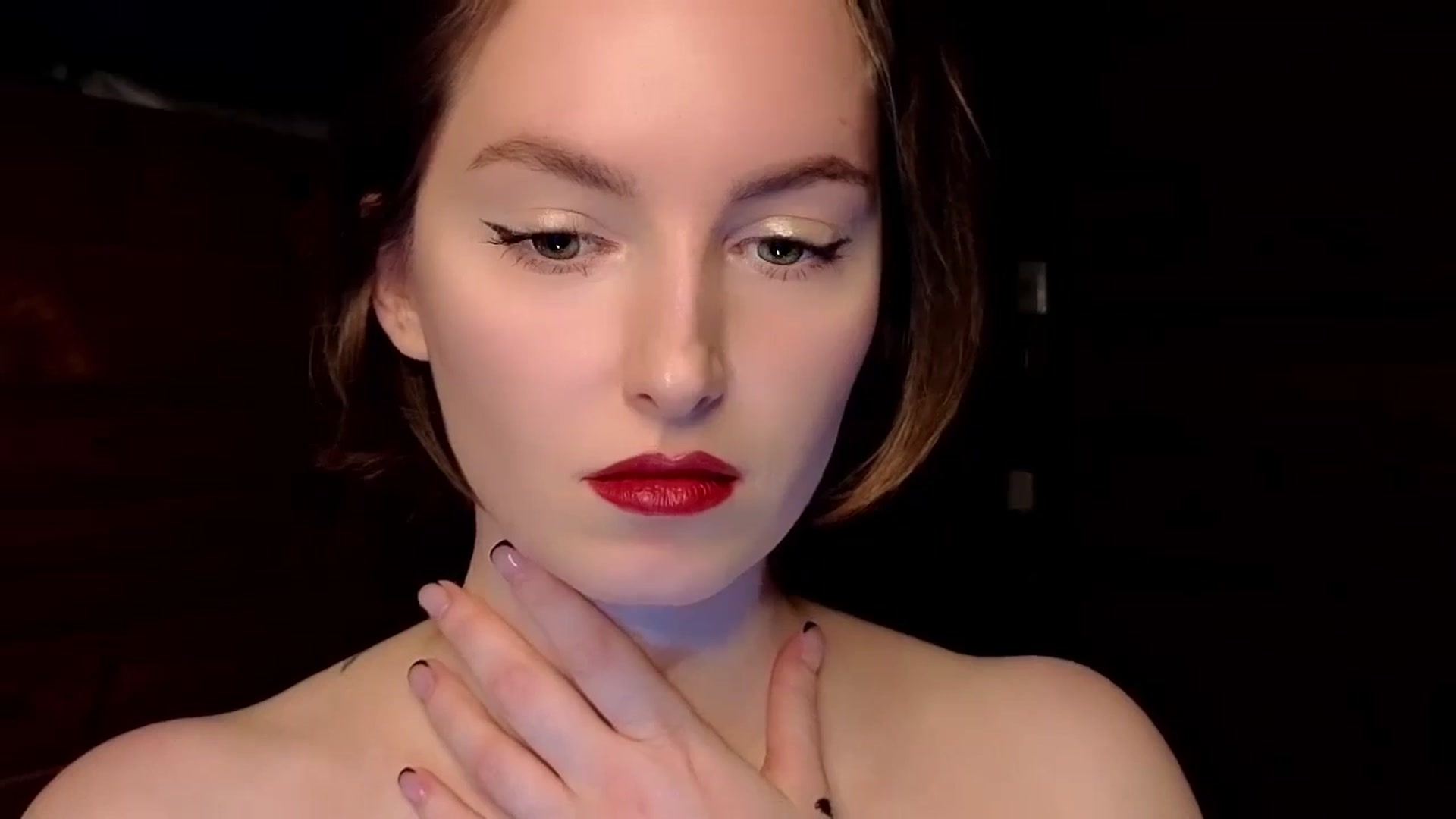 Gallery image thumbnail from Red_Lips_Girl's myfreecams stream on, 12/28/2024, 22:25 image 13 of 20