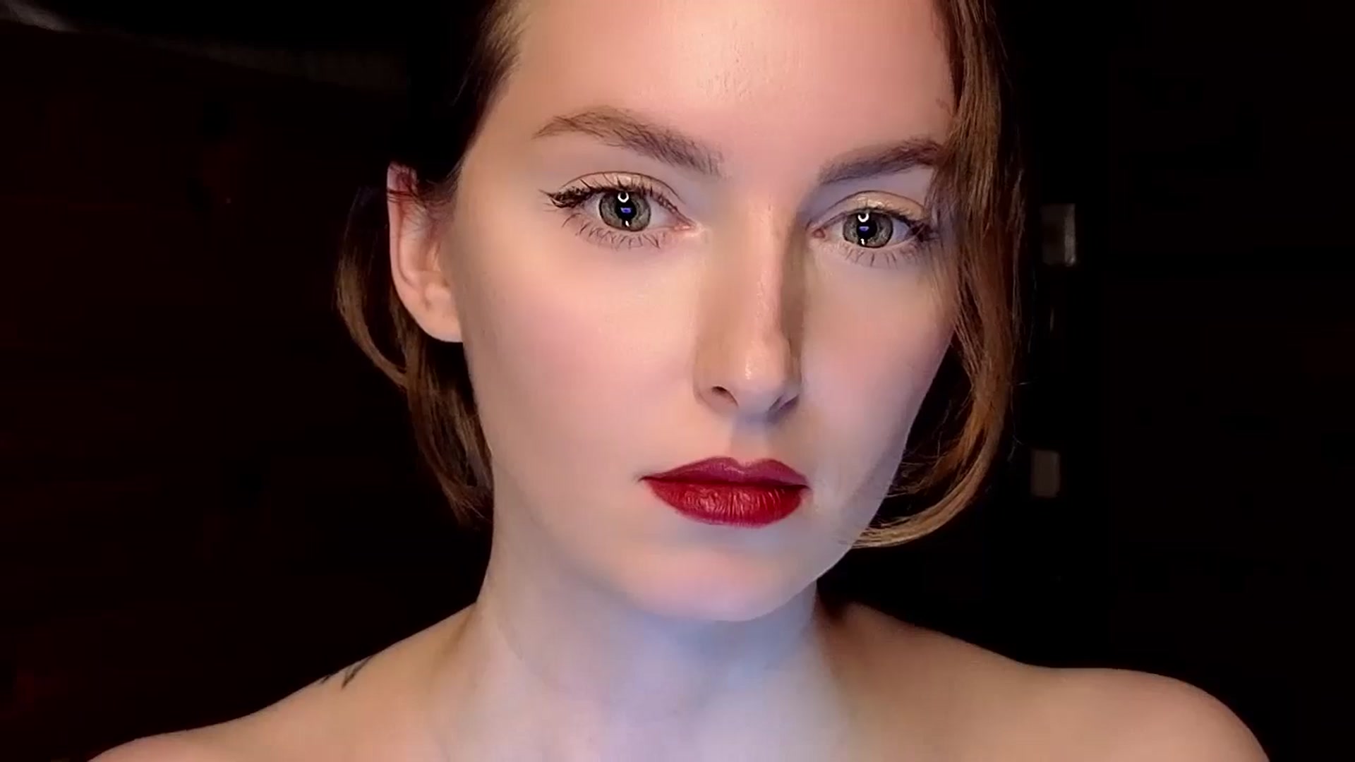 Gallery image thumbnail from Red_Lips_Girl's myfreecams stream on, 12/29/2024, 24:02 image 17 of 20