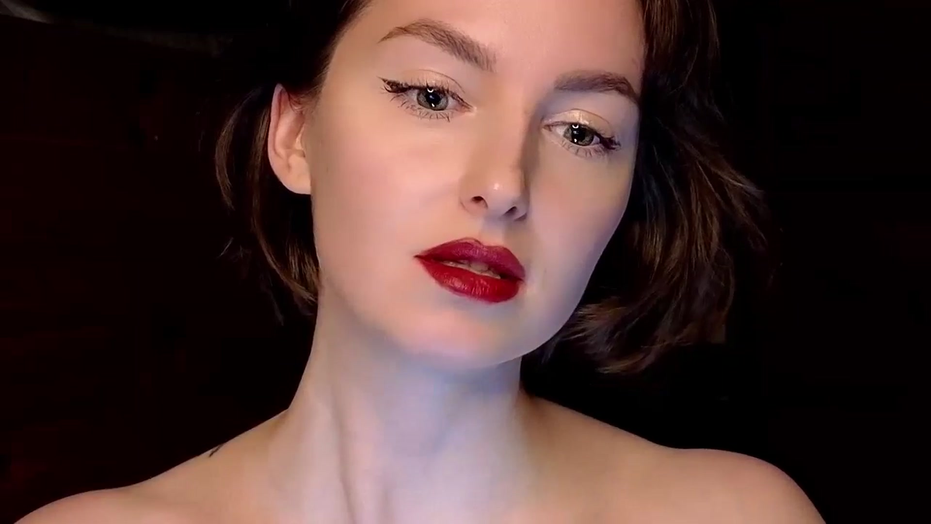 Gallery image thumbnail from Red_Lips_Girl's myfreecams stream on, 12/29/2024, 24:02 image 16 of 20