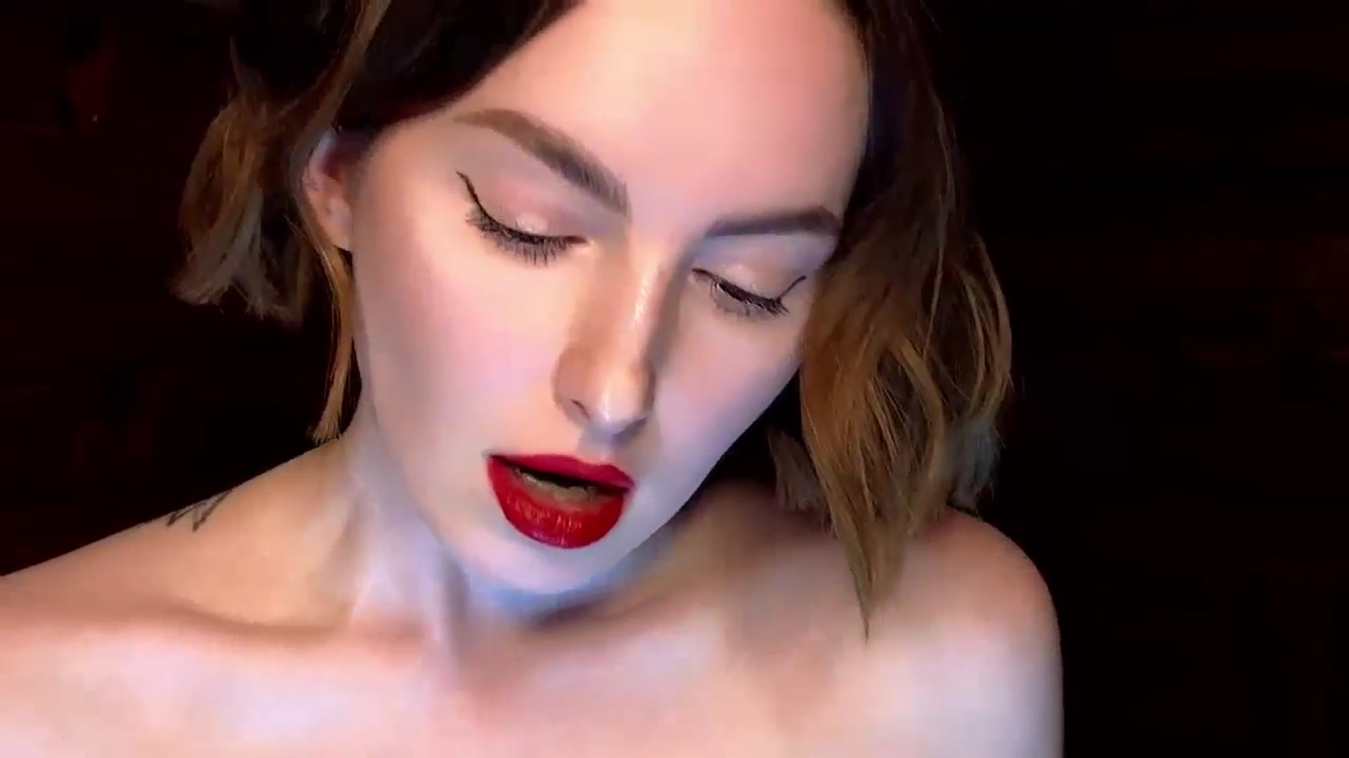 Gallery image thumbnail from Red_Lips_Girl's myfreecams stream on, 01/07/2025, 18:20 image 14 of 20