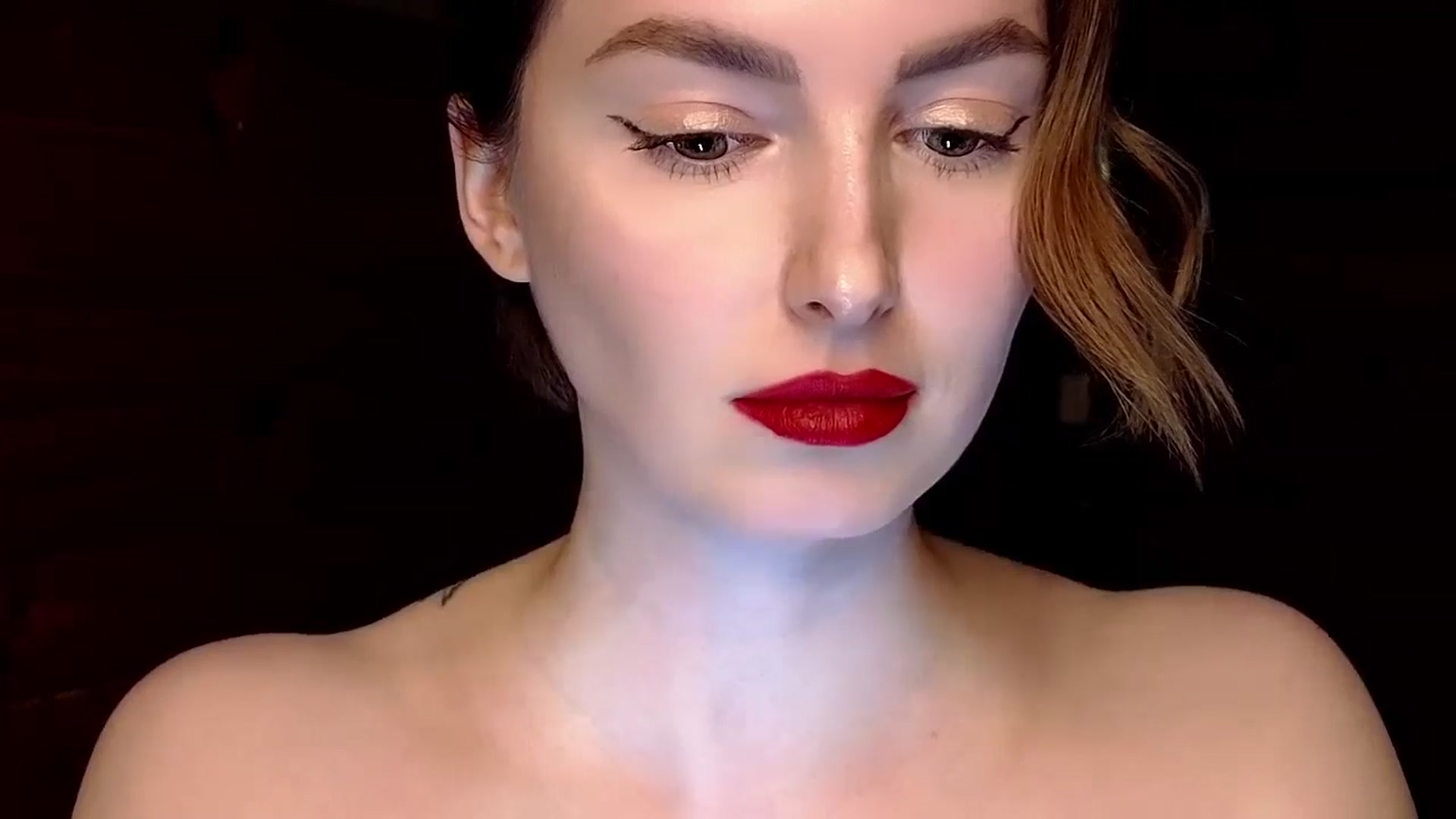 Gallery image thumbnail from Red_Lips_Girl's myfreecams stream on, 01/07/2025, 19:18 image 16 of 20