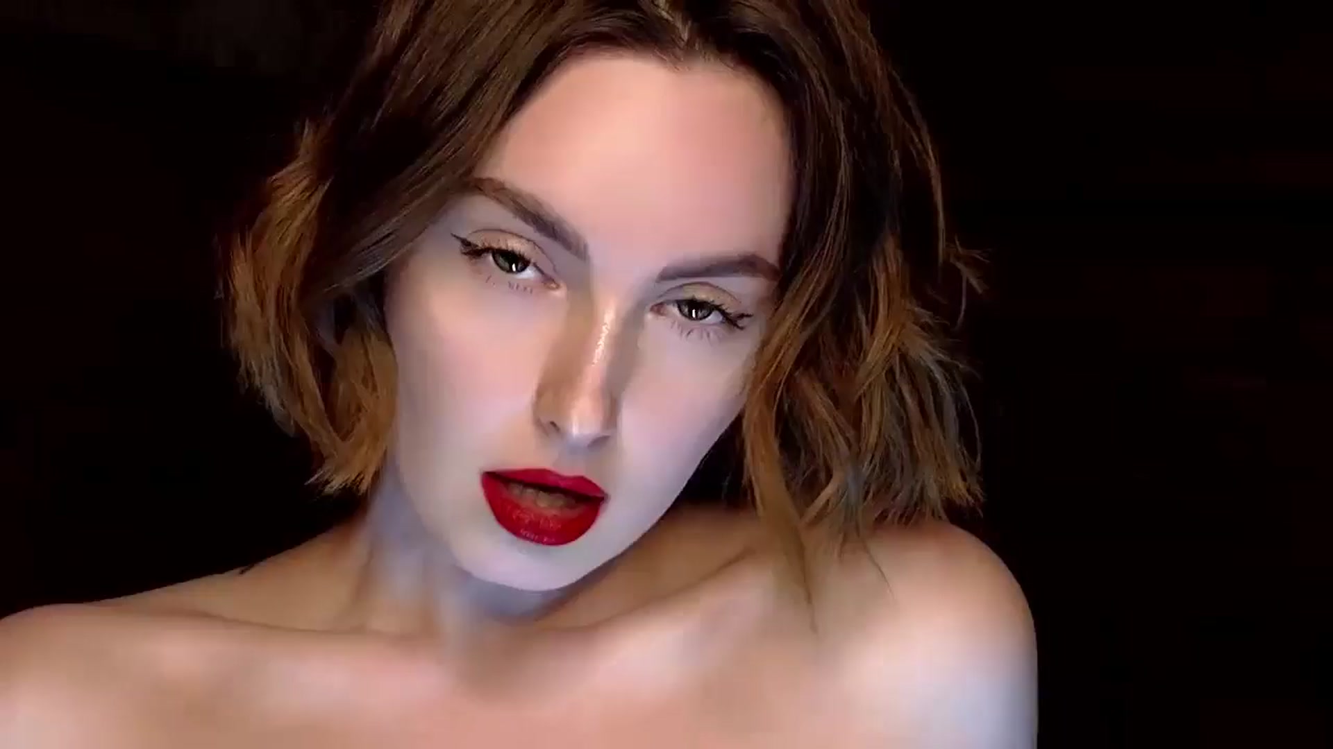 Gallery image thumbnail from Red_Lips_Girl's myfreecams stream on, 01/07/2025, 19:18 image 4 of 20