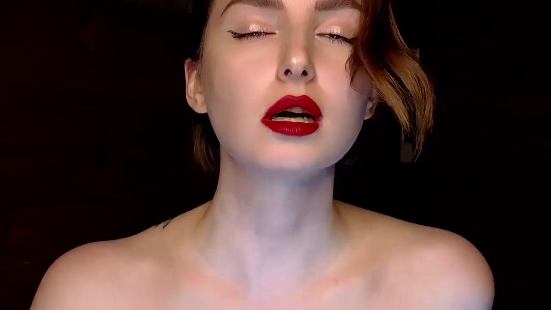 Gallery image thumbnail from Red_Lips_Girl's myfreecams stream on, 01/07/2025, 19:18 image 19 of 20