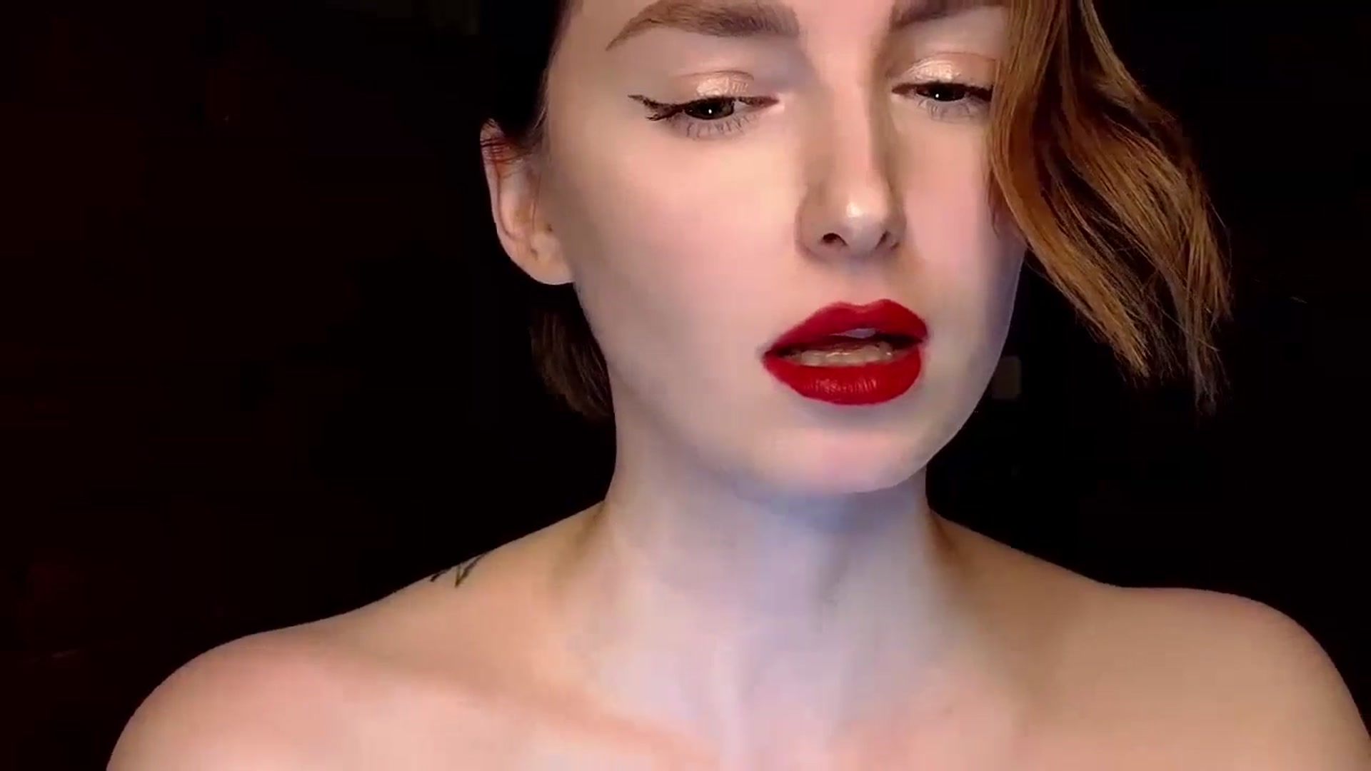Gallery image thumbnail from Red_Lips_Girl's myfreecams stream on, 01/07/2025, 19:18 image 18 of 20