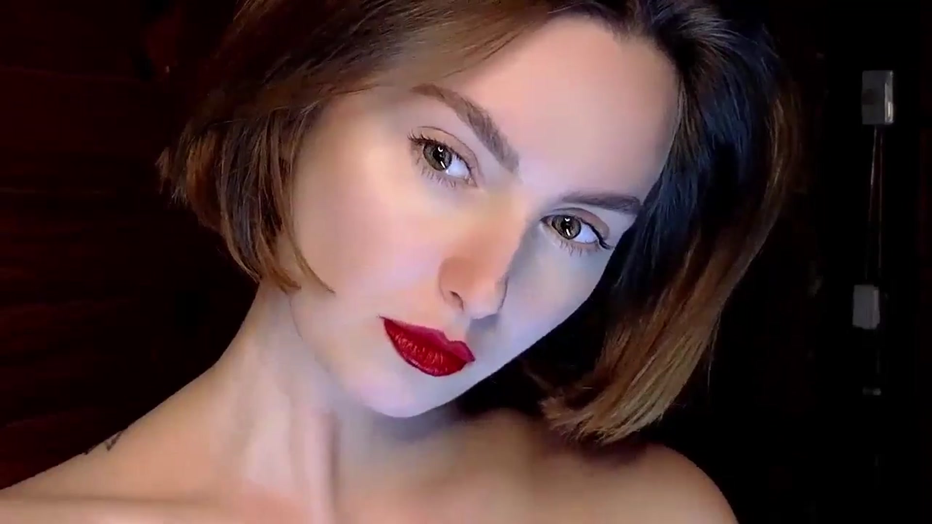 Gallery image thumbnail from Red_Lips_Girl's myfreecams stream on, 01/12/2025, 20:08 image 19 of 20