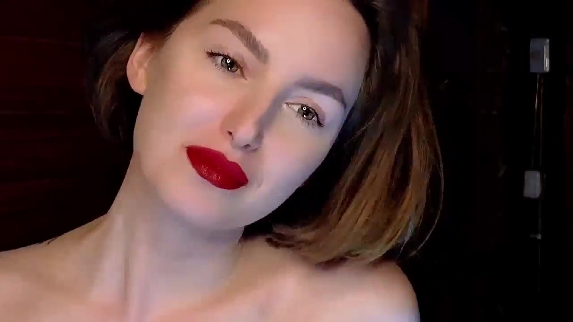 Gallery image thumbnail from Red_Lips_Girl's myfreecams stream on, 01/12/2025, 20:08 image 20 of 20